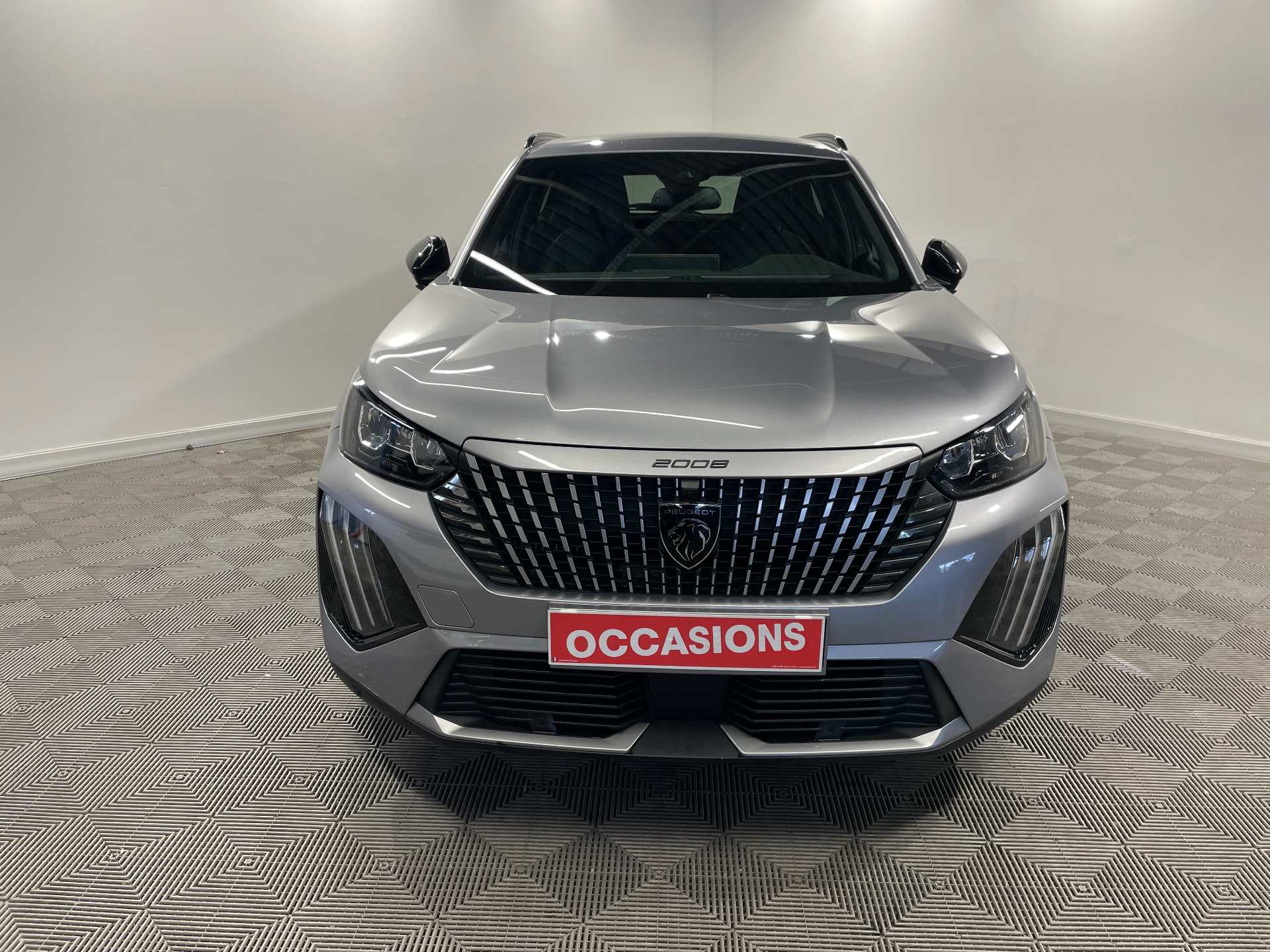 Photo 2 du véhicule PEUGEOT 2008