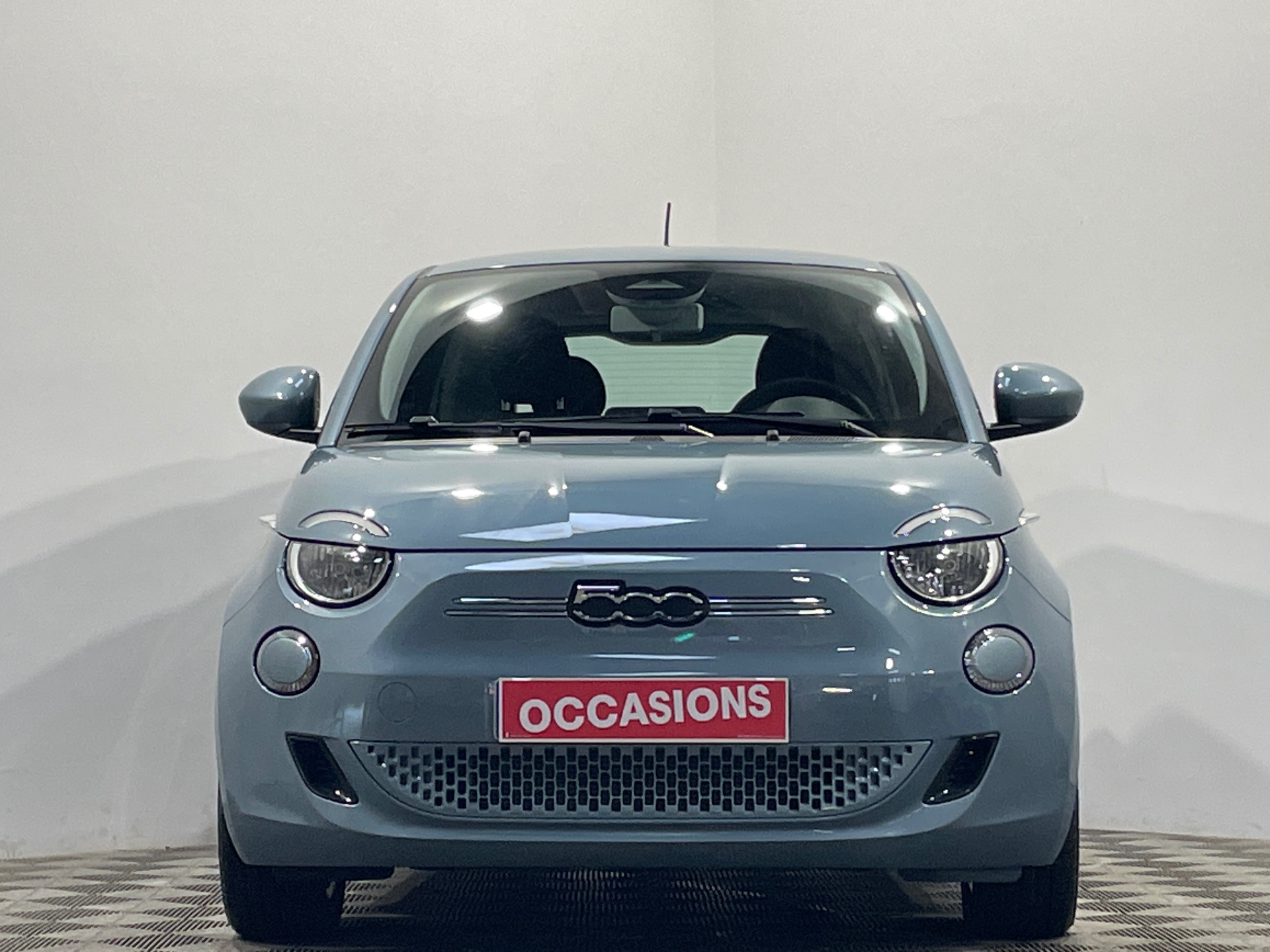 Photo 5 du véhicule FIAT 500e BERLINE