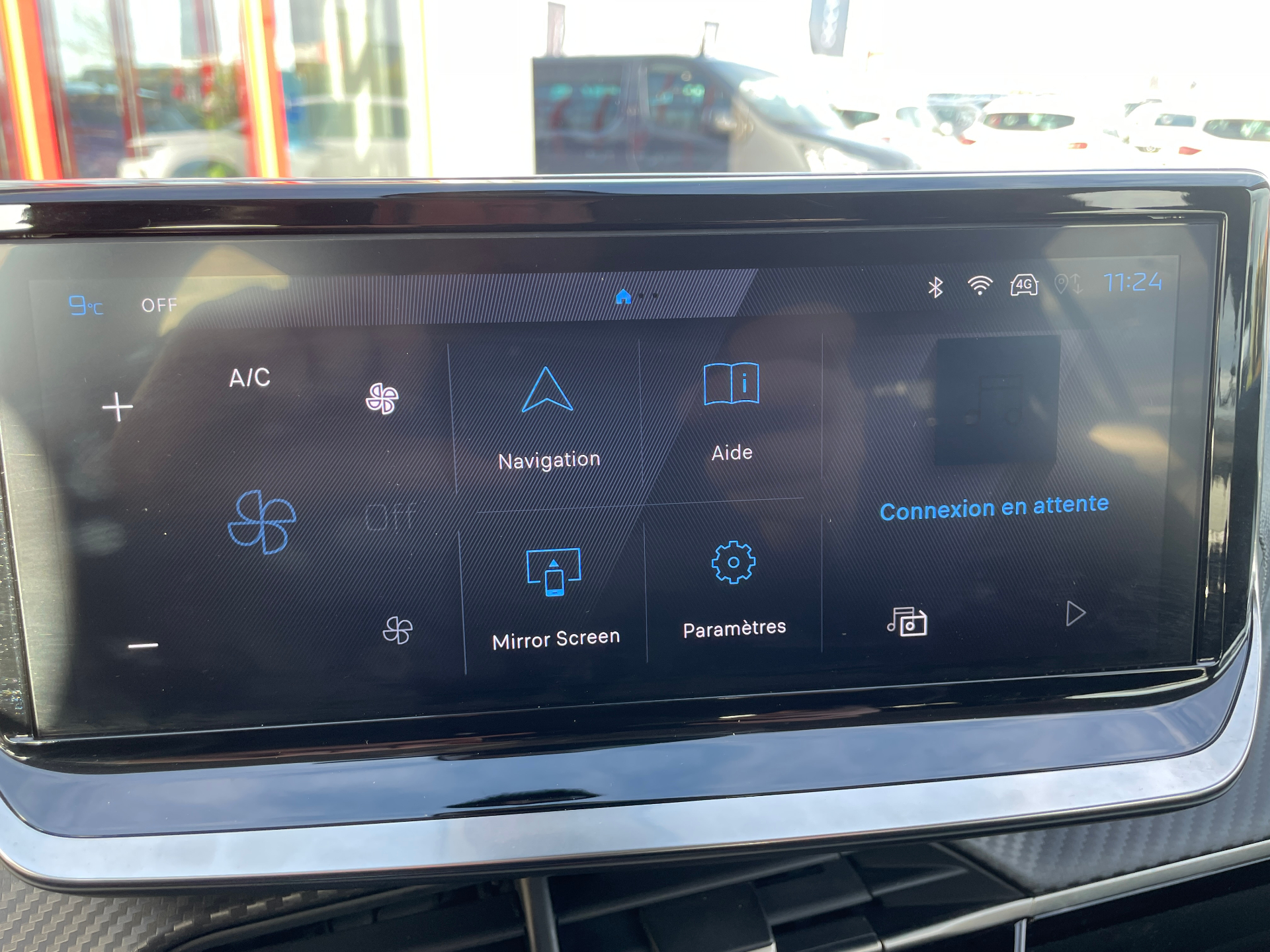 Photo 17 du véhicule PEUGEOT 208