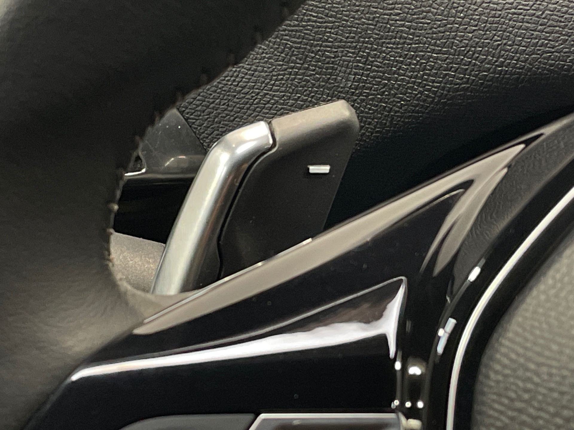 Photo 31 du véhicule PEUGEOT 3008