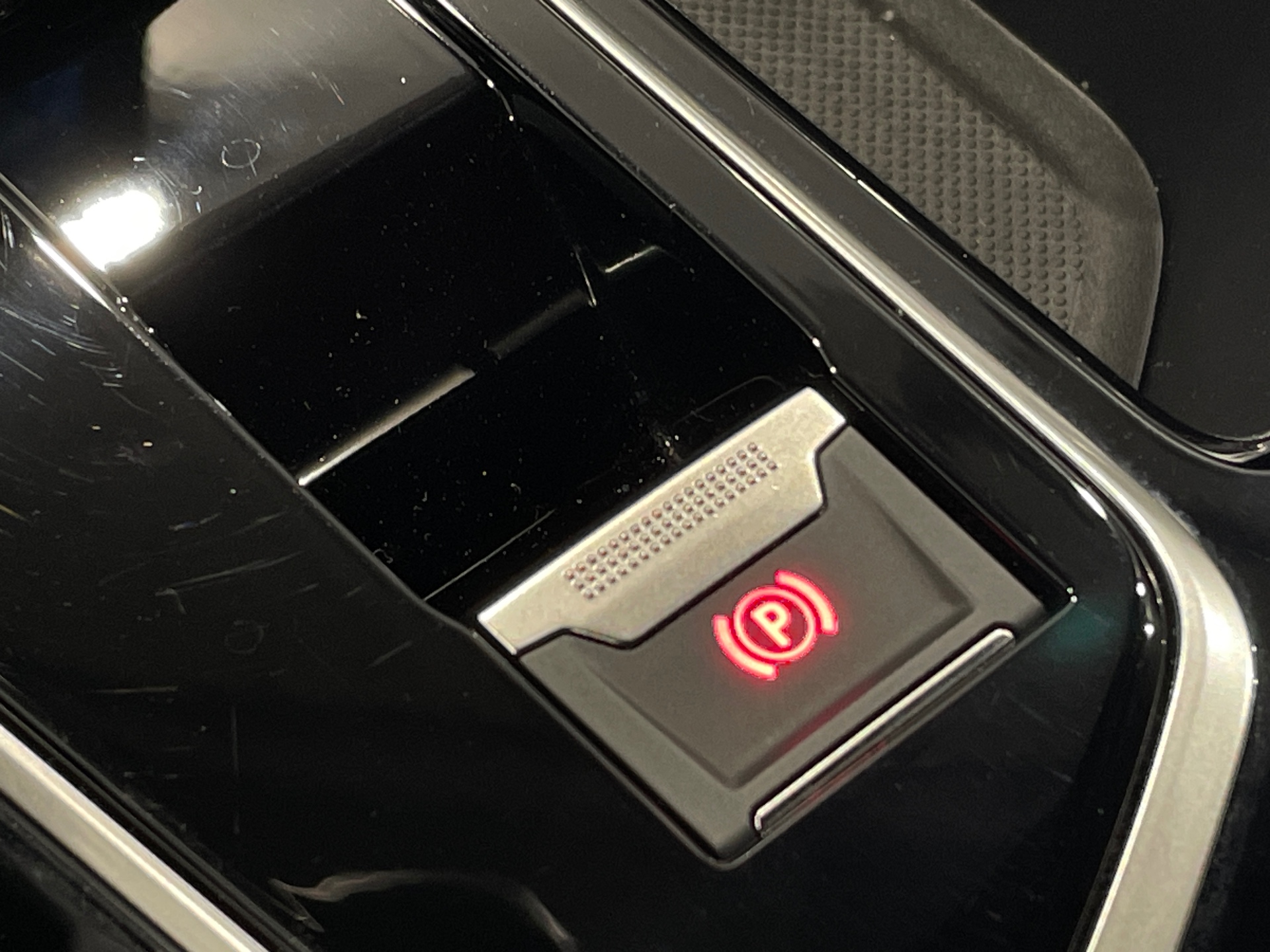 Photo 22 du véhicule PEUGEOT 3008