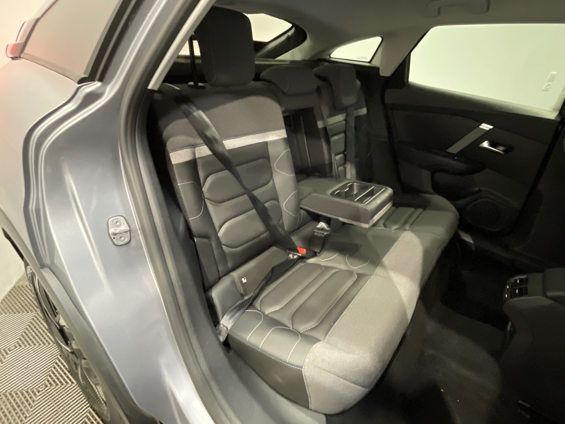 Photo 42 du véhicule CITROEN C4