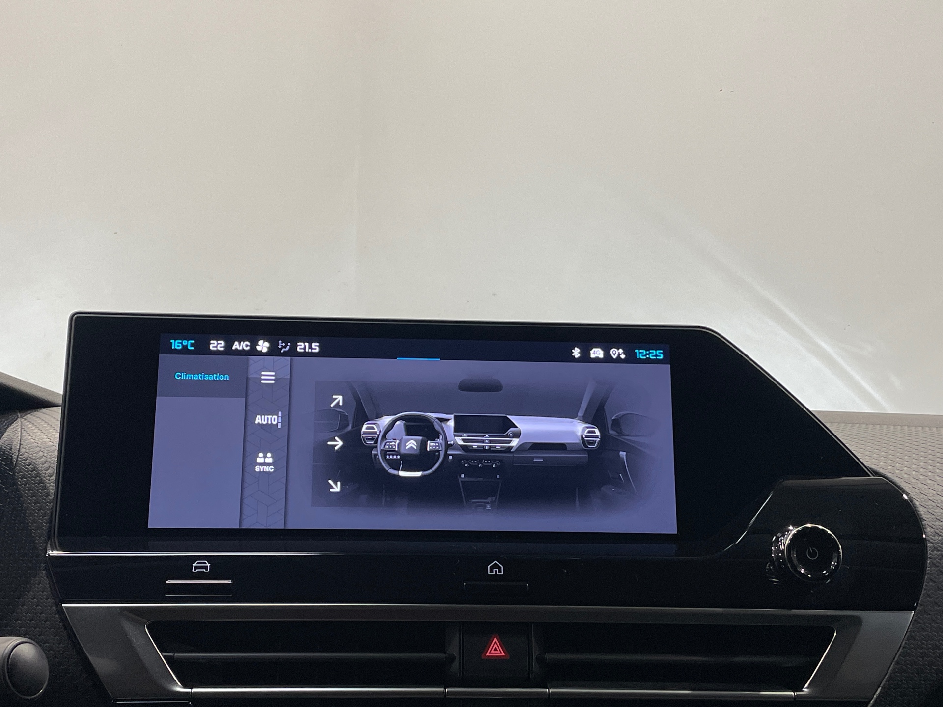 Photo 15 du véhicule CITROEN C4