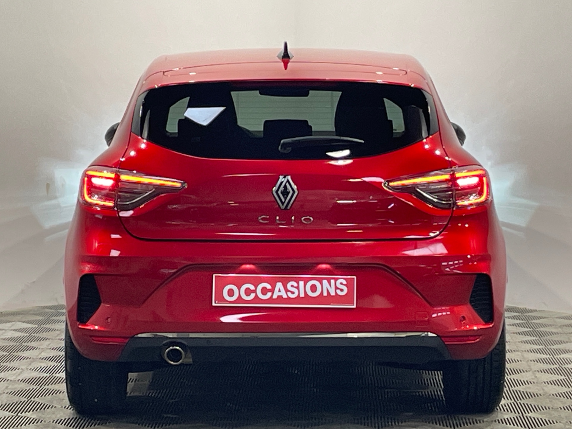 Photo 6 du véhicule RENAULT CLIO V