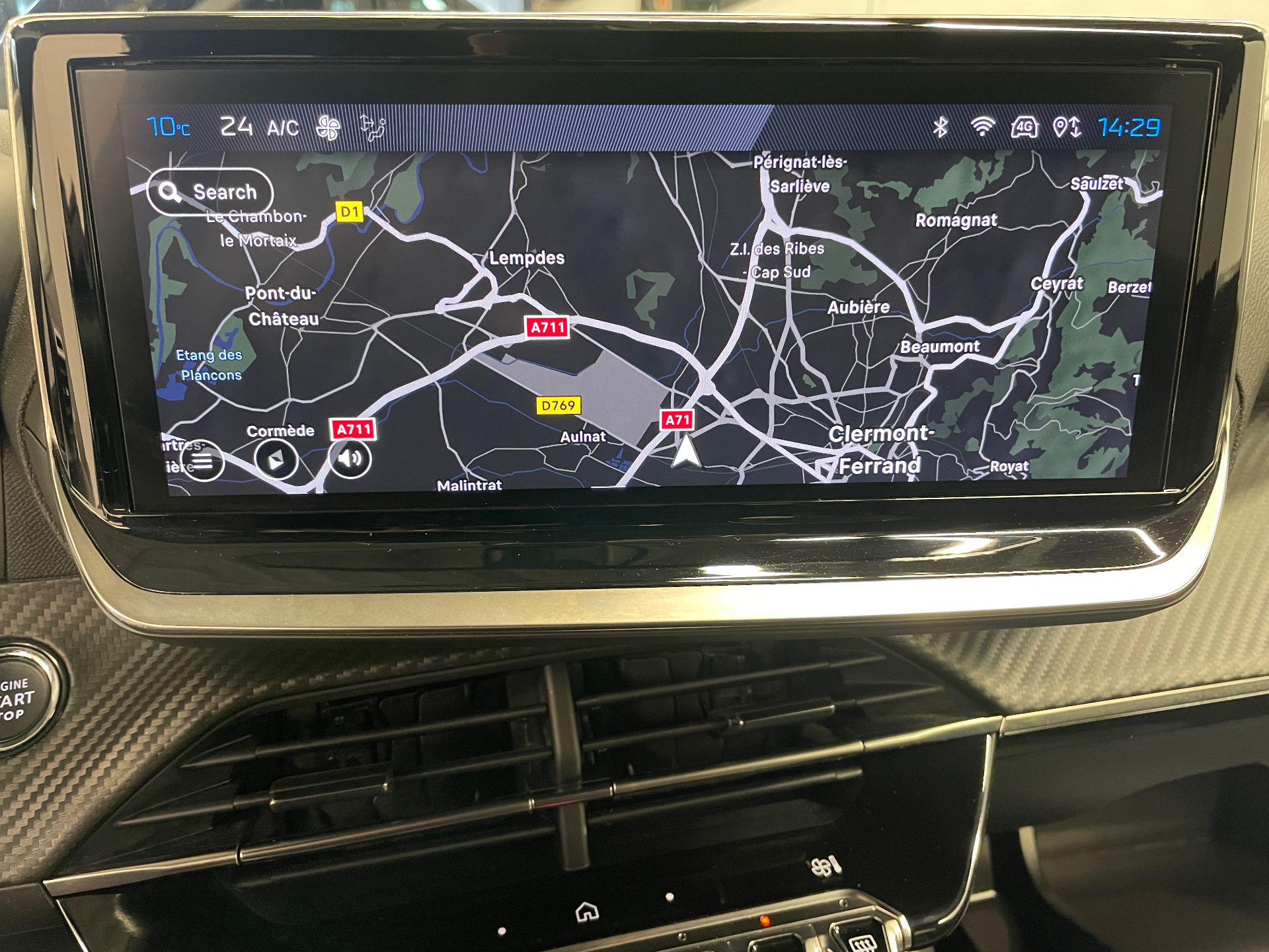 Photo 41 du véhicule PEUGEOT 2008