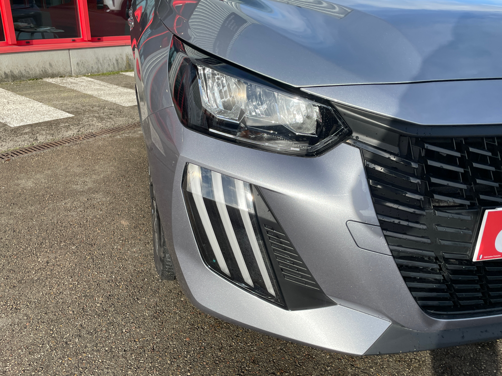 Photo 4 du véhicule PEUGEOT 208