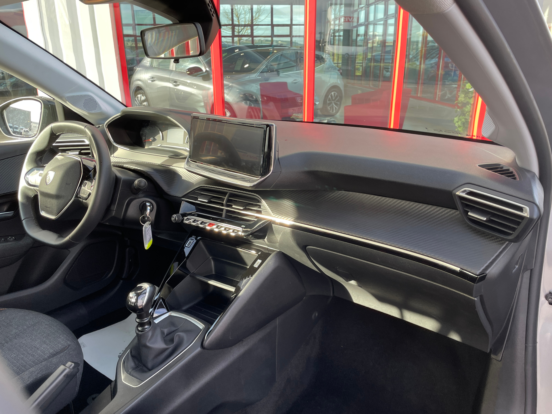 Photo 9 du véhicule PEUGEOT 208