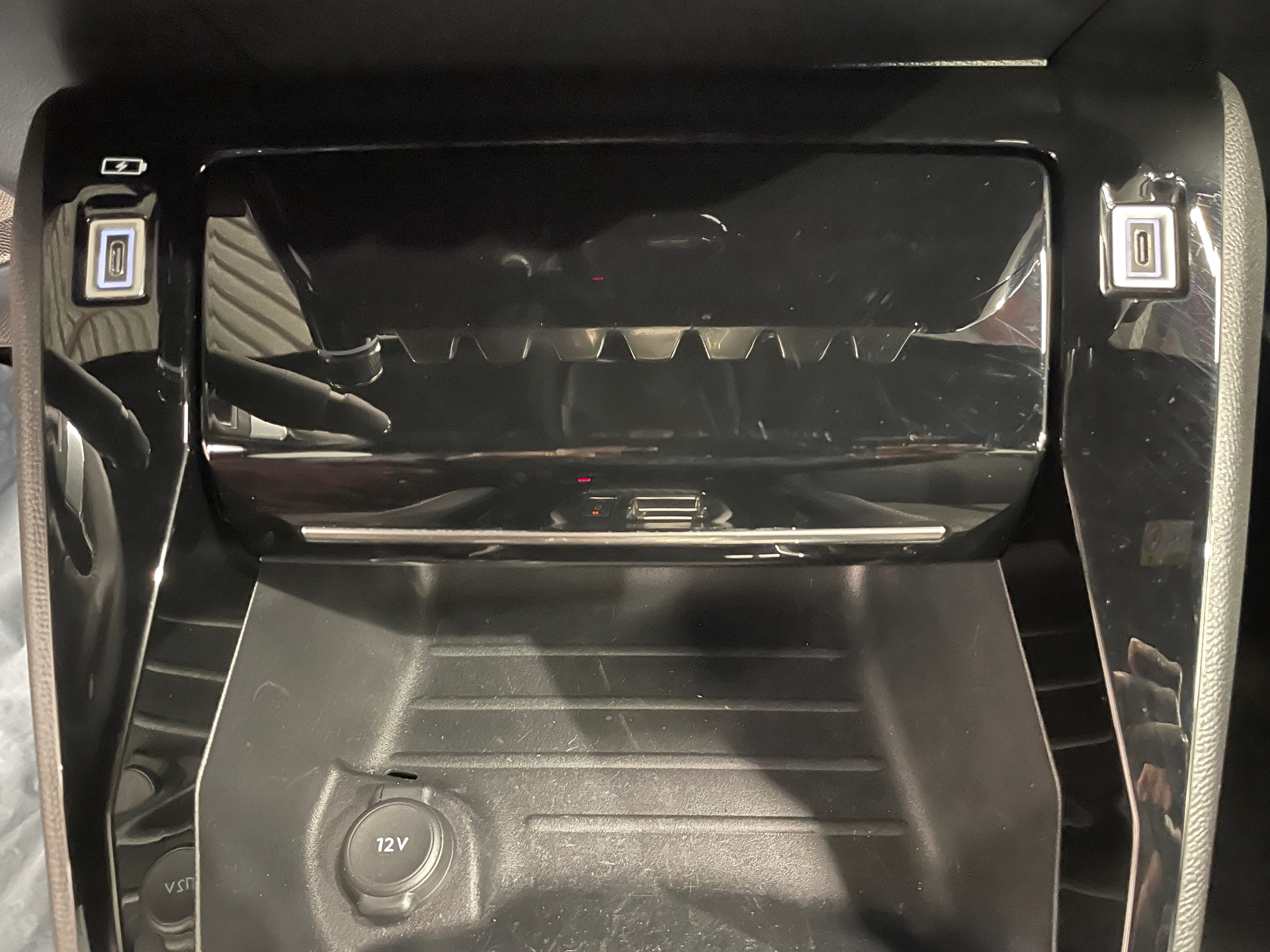 Photo 37 du véhicule PEUGEOT 2008