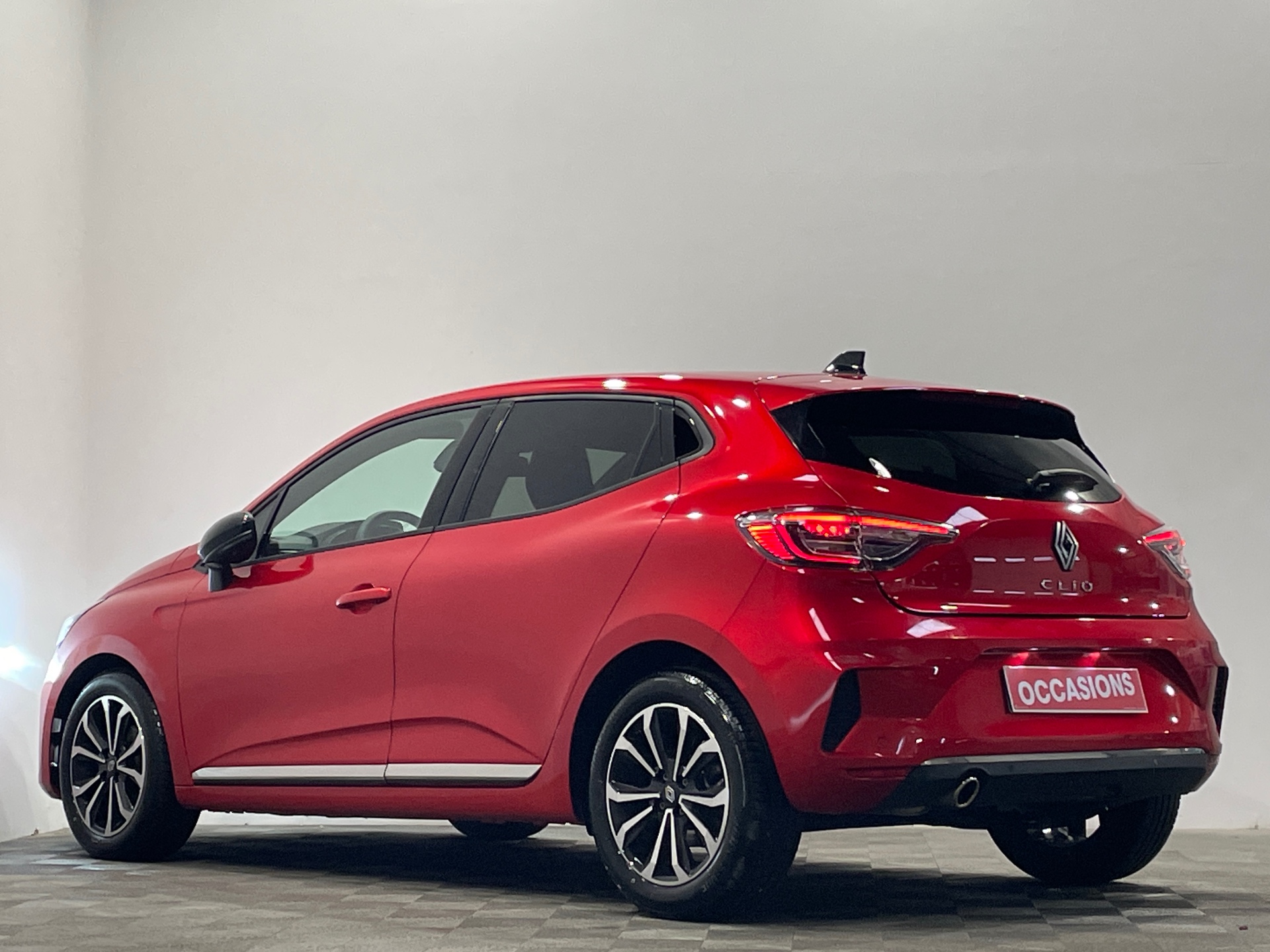 Photo 4 du véhicule RENAULT CLIO V