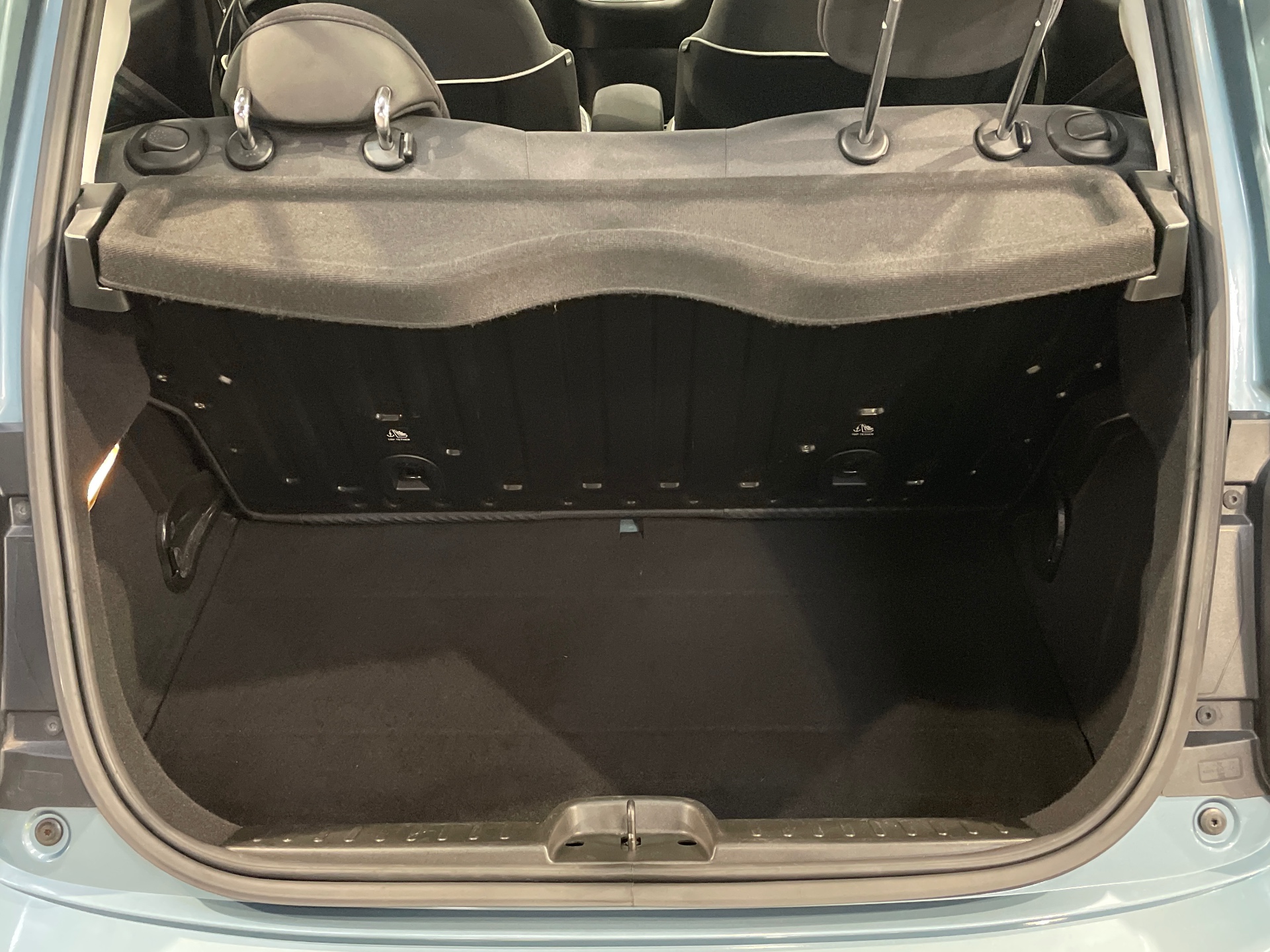 Photo 40 du véhicule FIAT 500e BERLINE