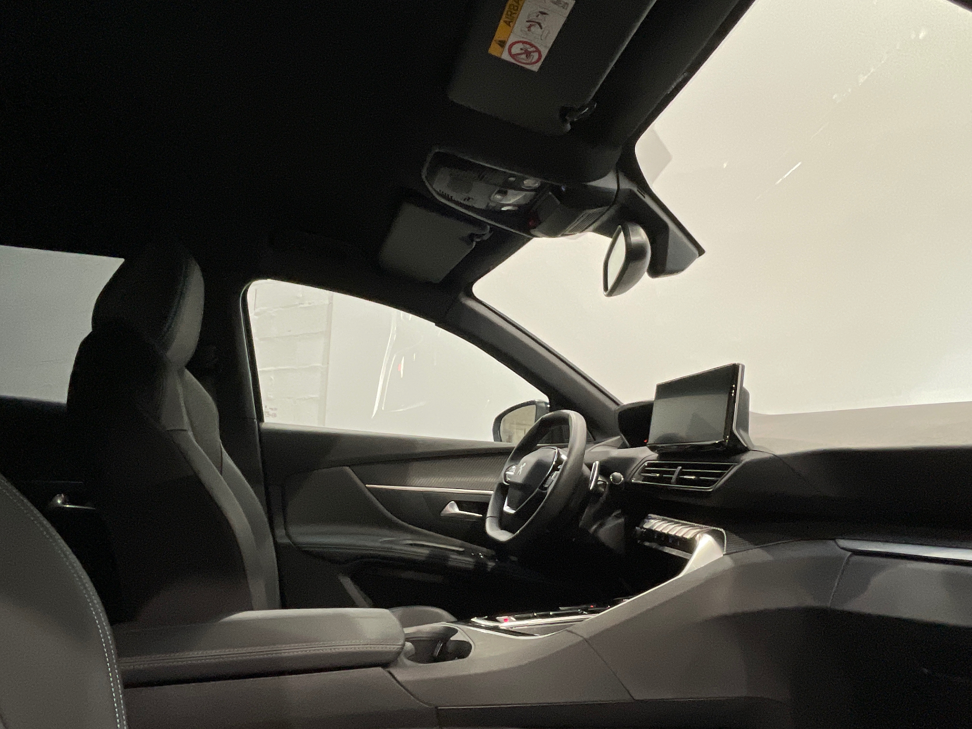 Photo 24 du véhicule PEUGEOT 3008