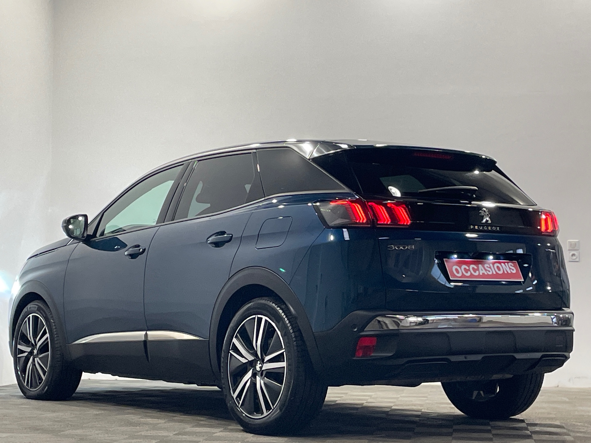 Photo 4 du véhicule PEUGEOT 3008