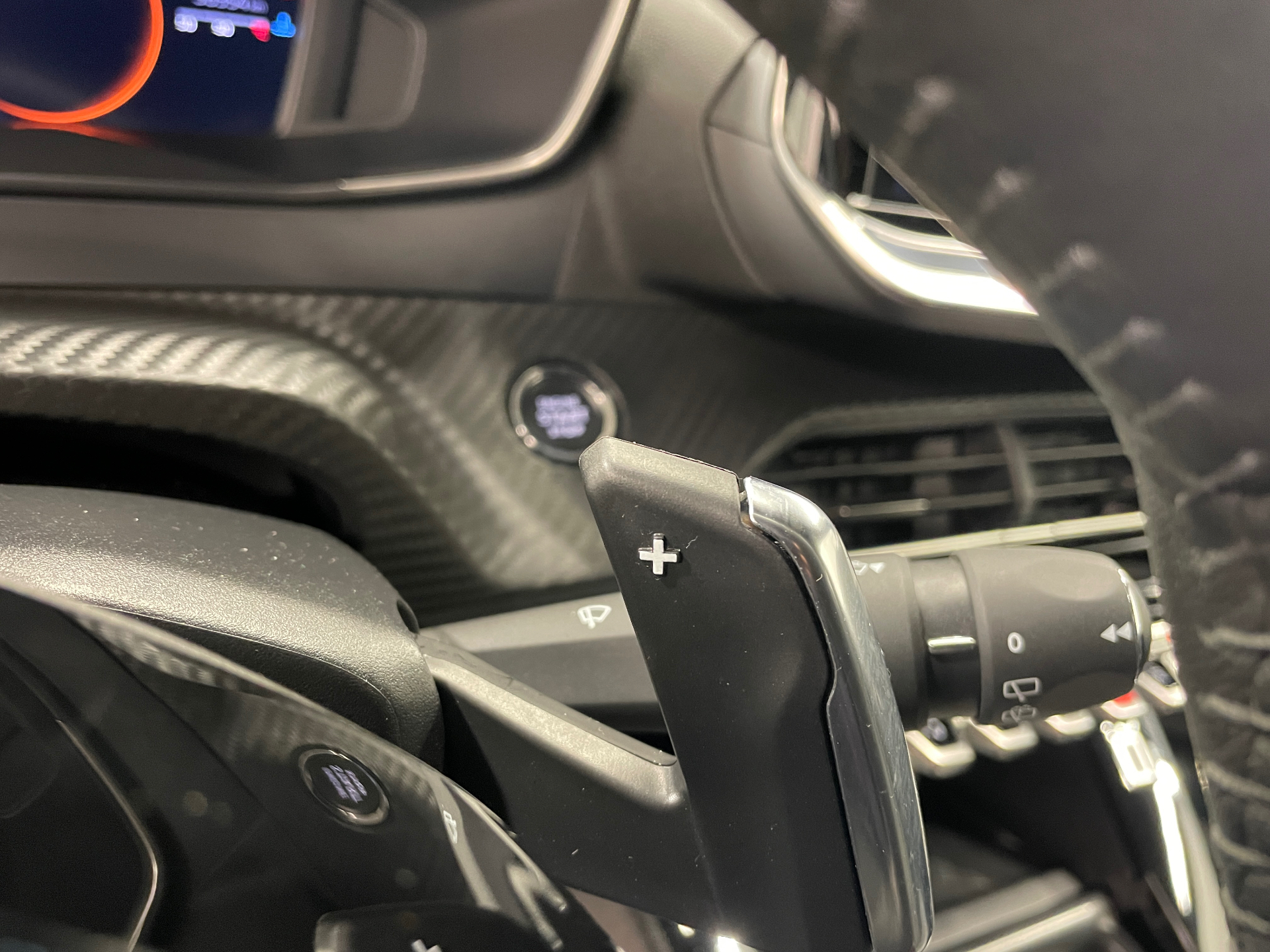 Photo 33 du véhicule PEUGEOT 2008