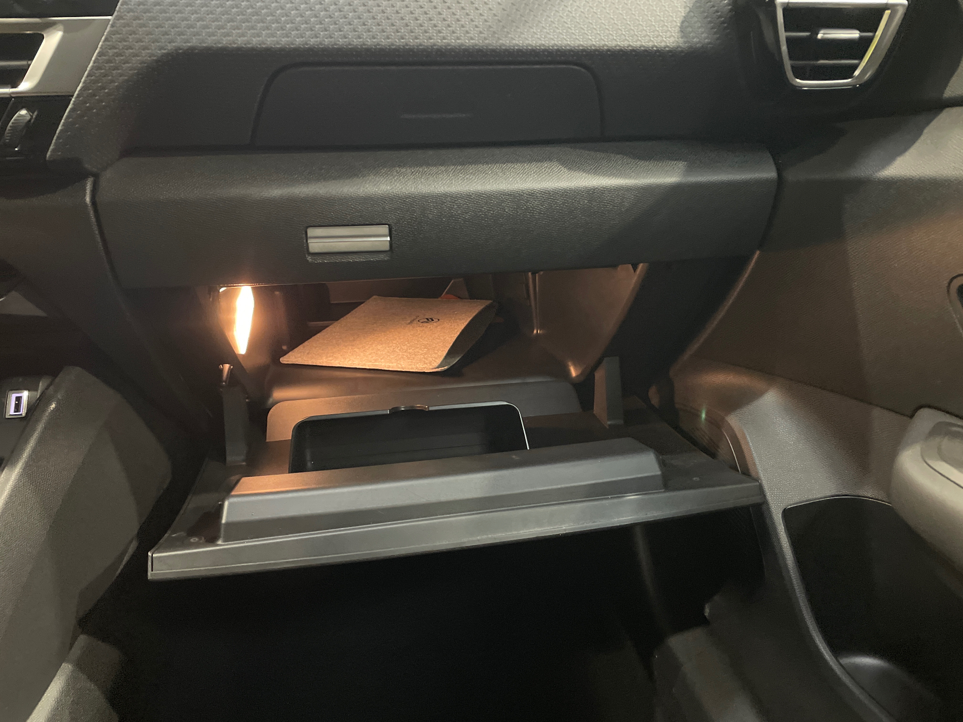 Photo 27 du véhicule CITROEN C4