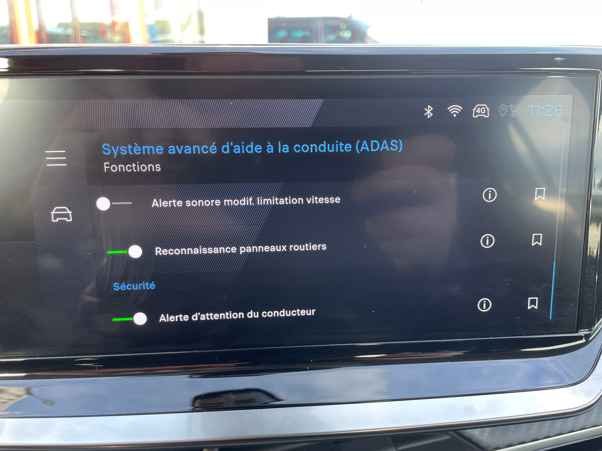 Photo 24 du véhicule PEUGEOT 208