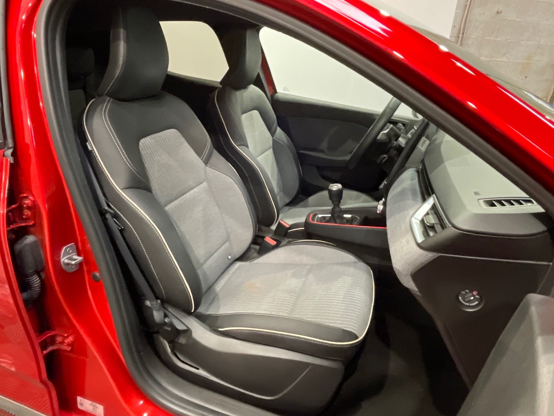 Photo 43 du véhicule RENAULT CLIO V