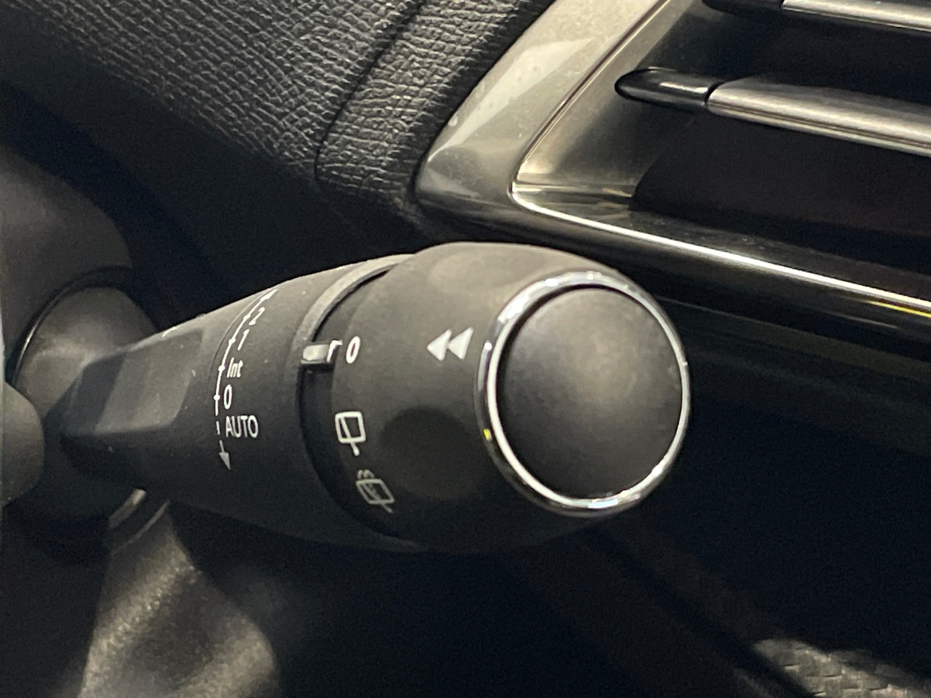 Photo 34 du véhicule PEUGEOT 3008