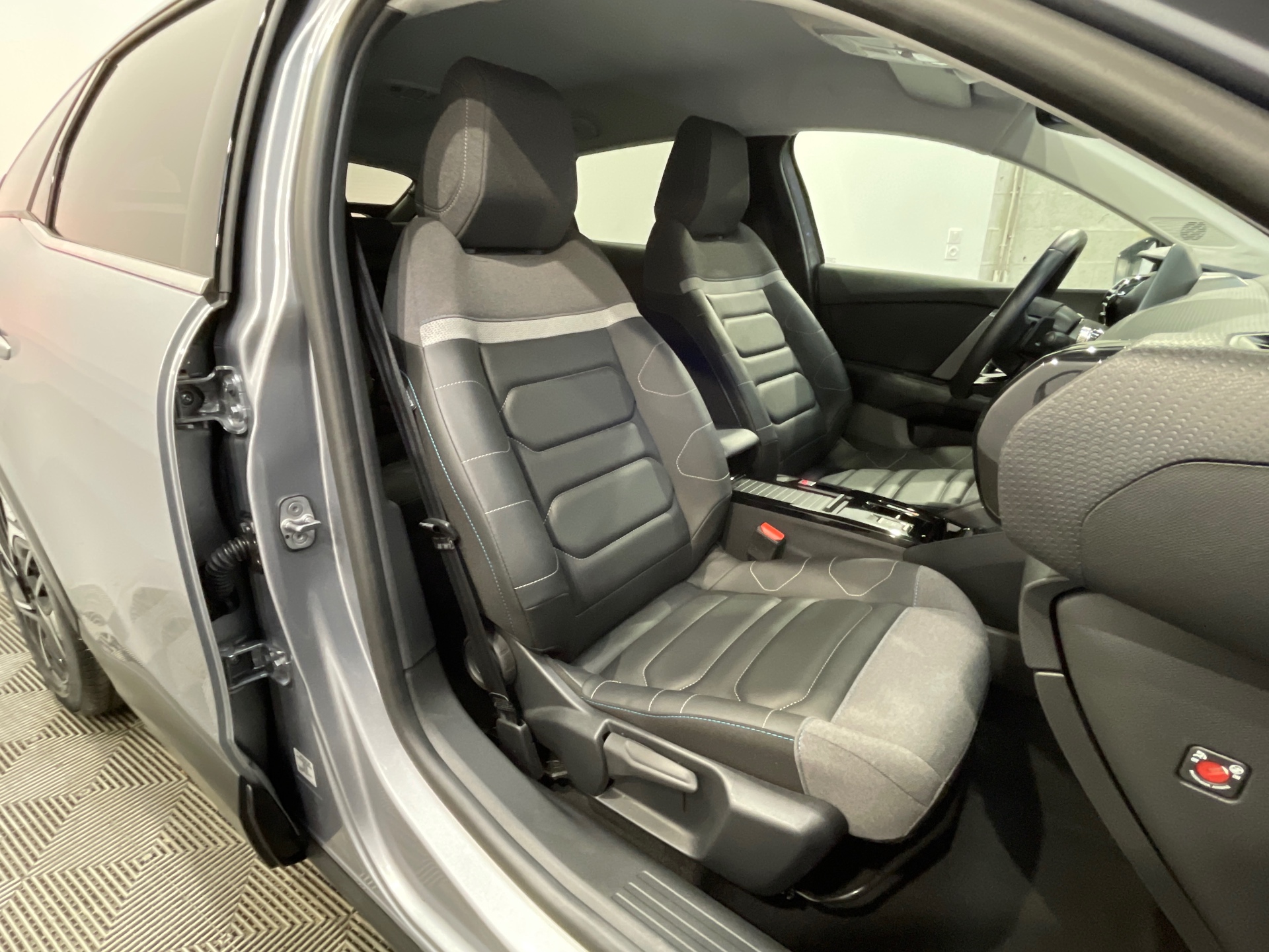 Photo 45 du véhicule CITROEN C4