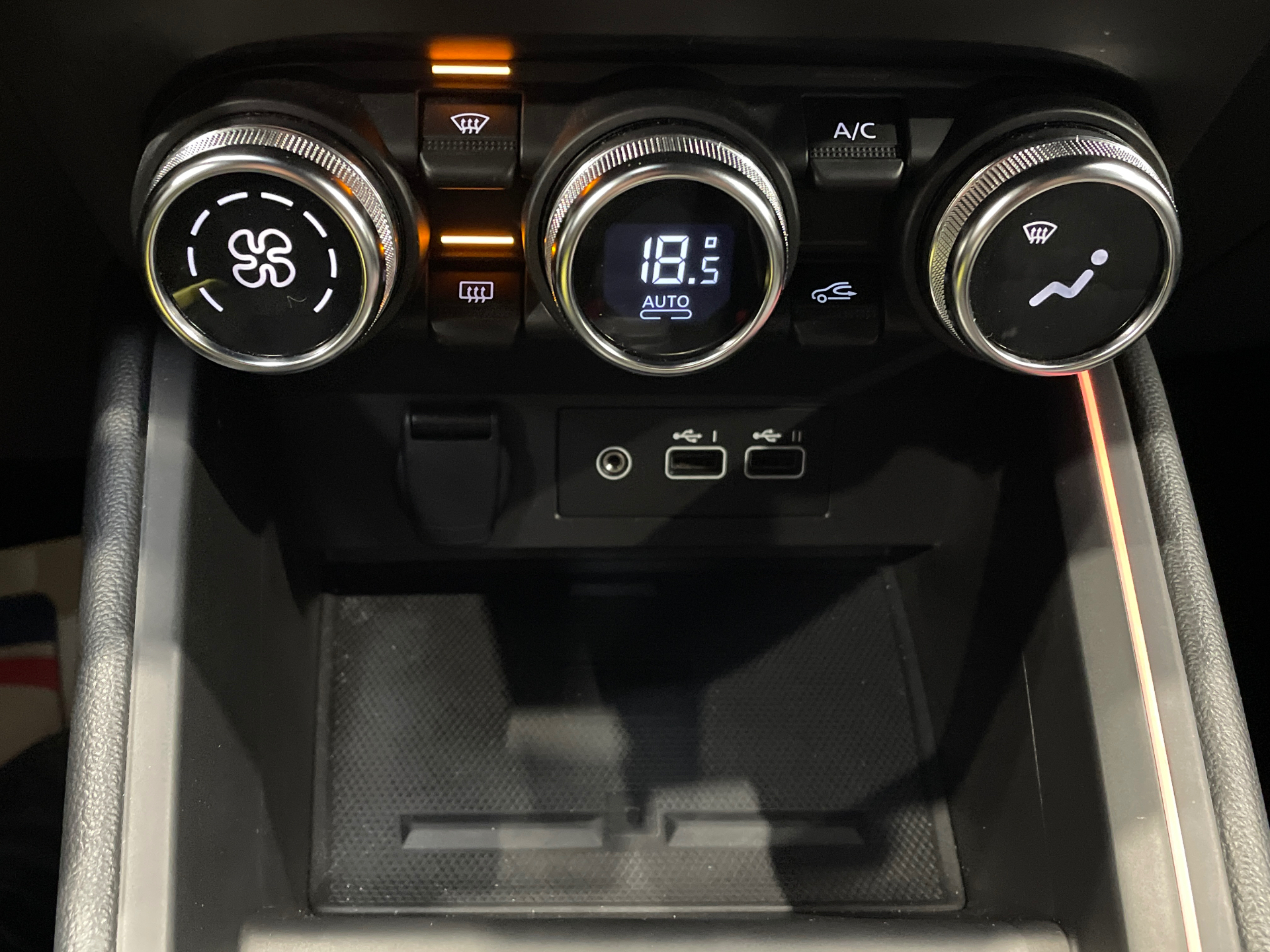 Photo 18 du véhicule RENAULT CLIO V