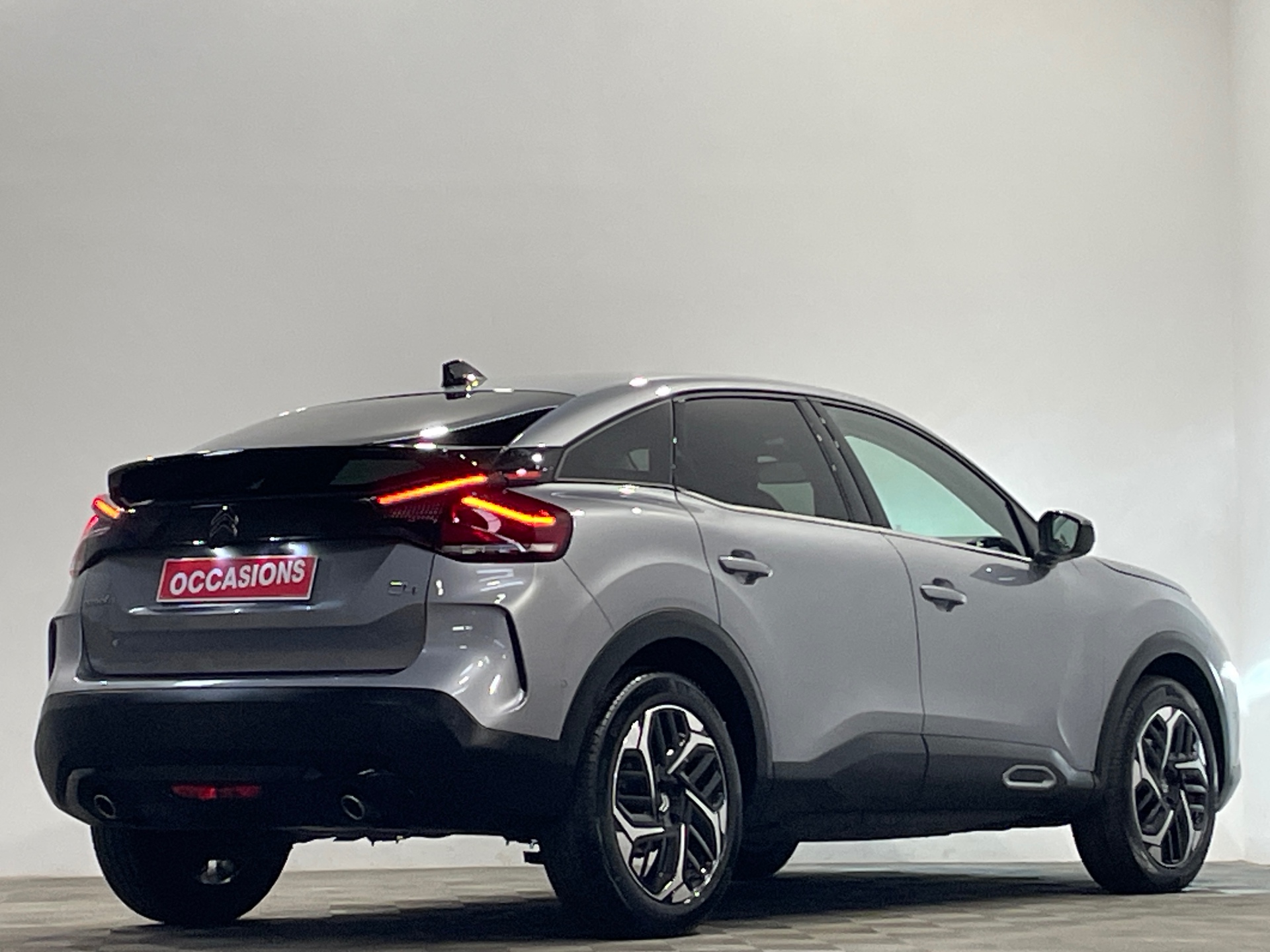 Photo 3 du véhicule CITROEN C4