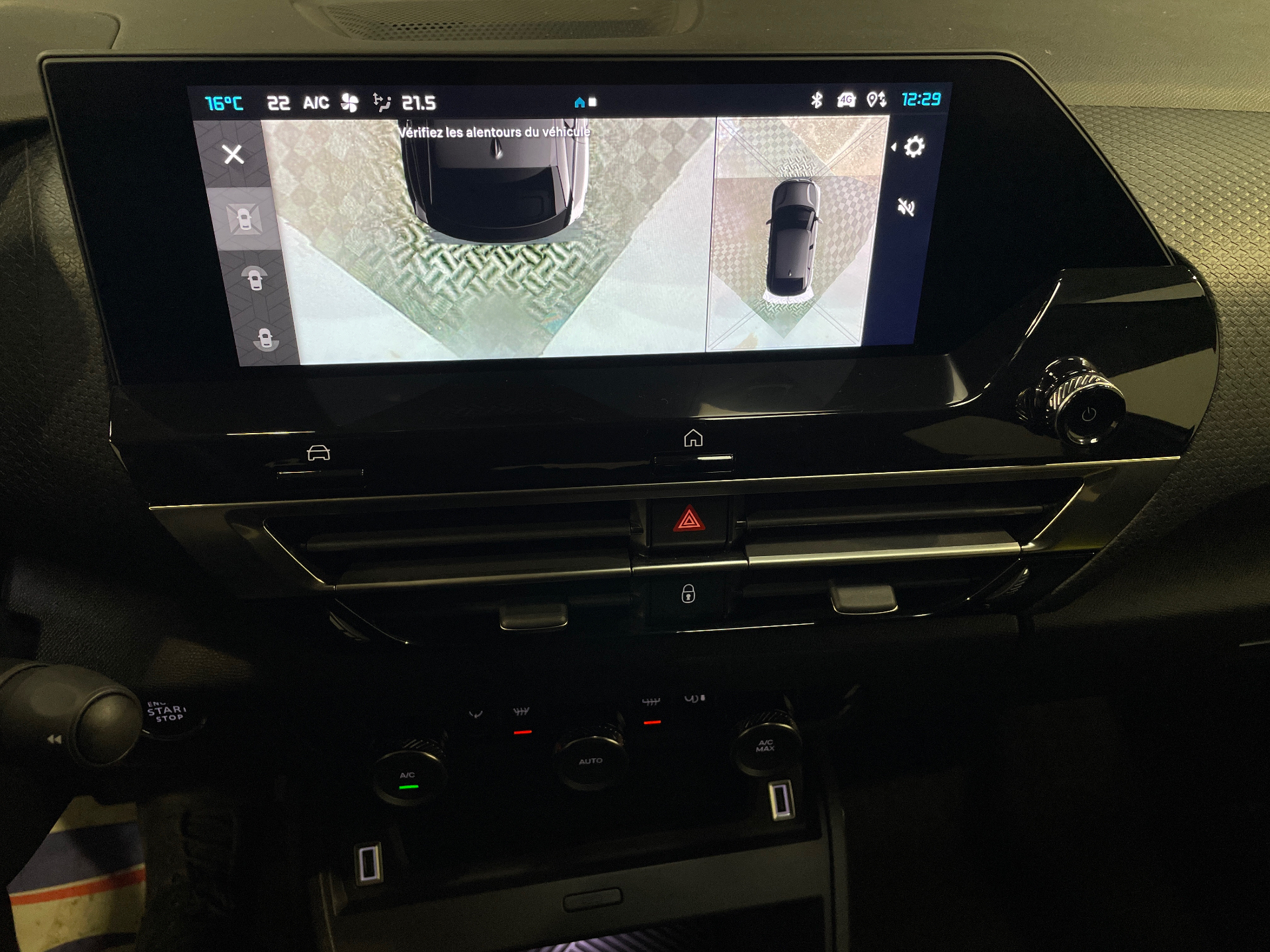 Photo 12 du véhicule CITROEN C4