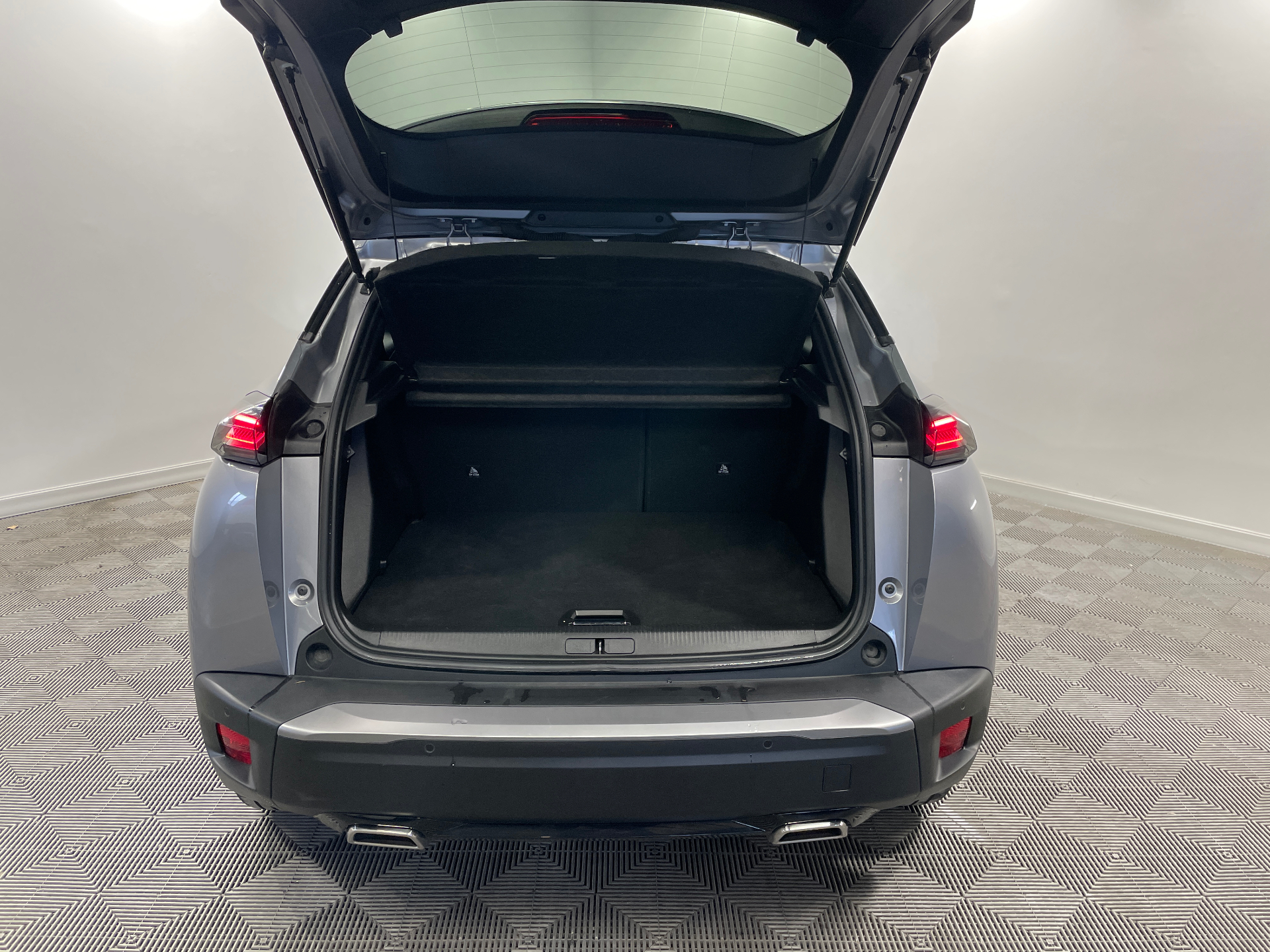 Photo 9 du véhicule PEUGEOT 2008