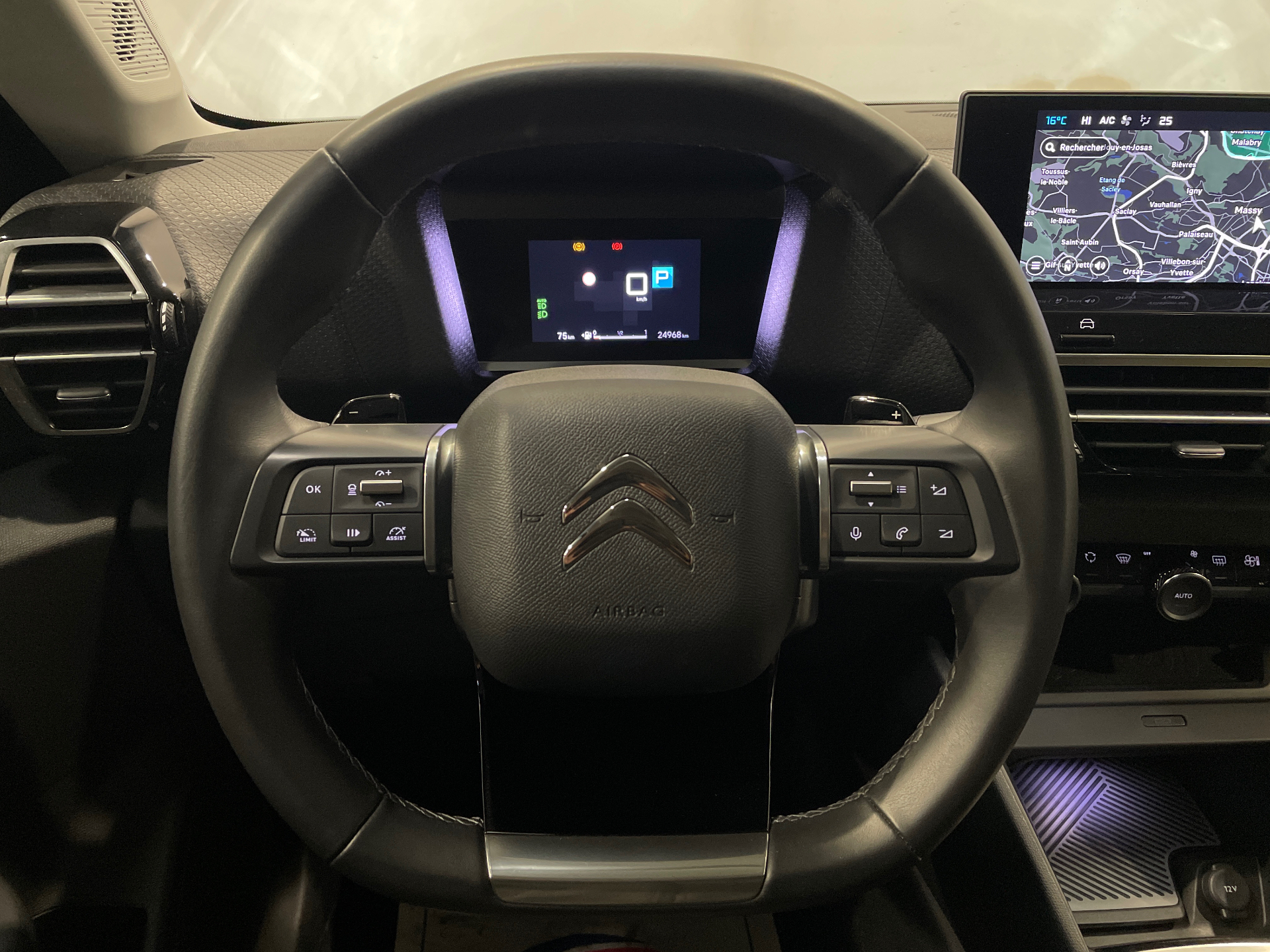 Photo 11 du véhicule CITROEN C4