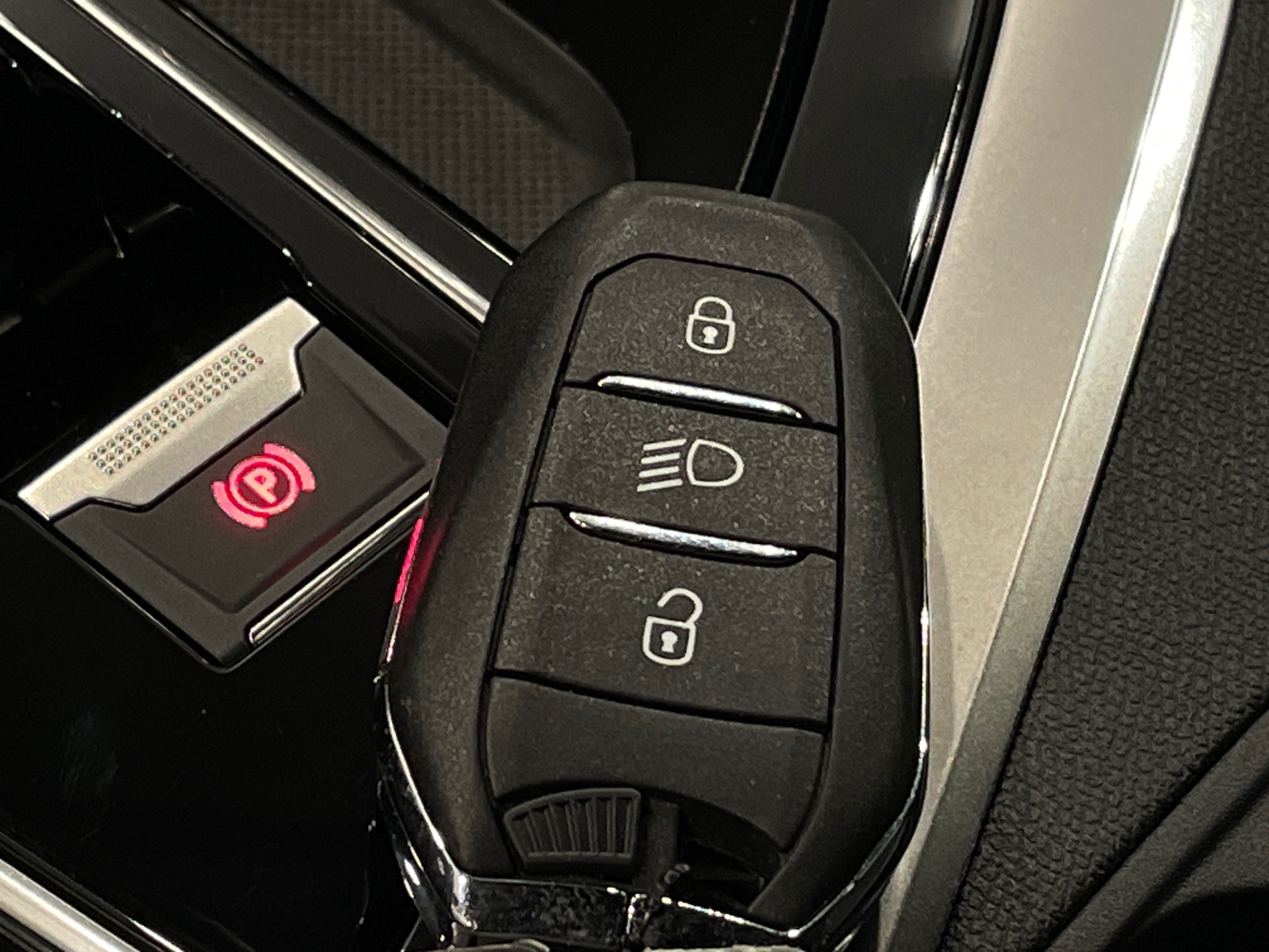 Photo 55 du véhicule PEUGEOT 3008