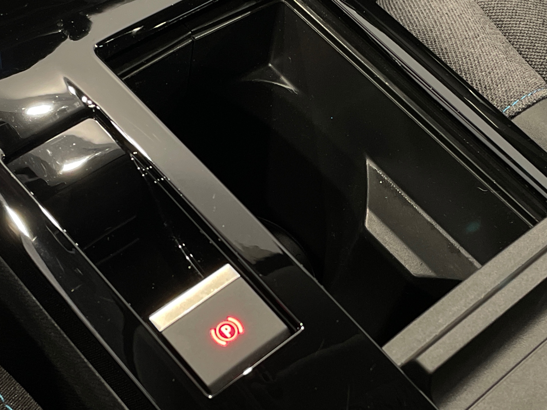 Photo 22 du véhicule CITROEN C4