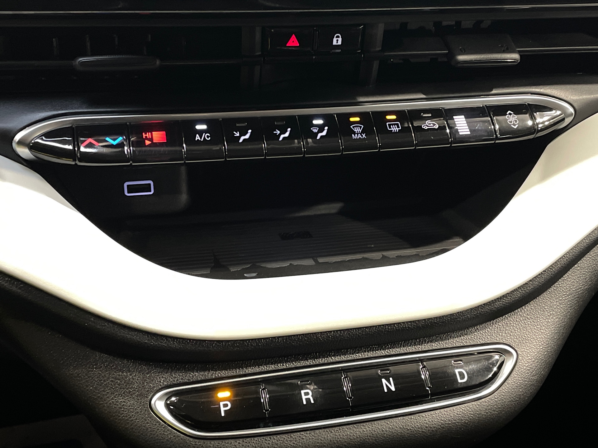 Photo 16 du véhicule FIAT 500e BERLINE