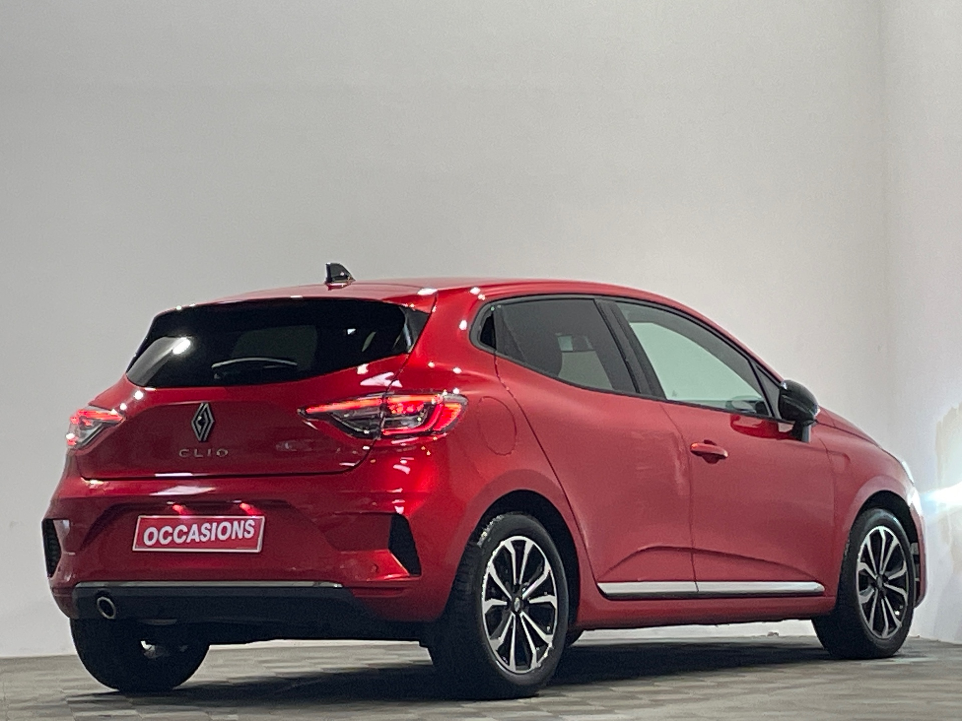 Photo 3 du véhicule RENAULT CLIO V