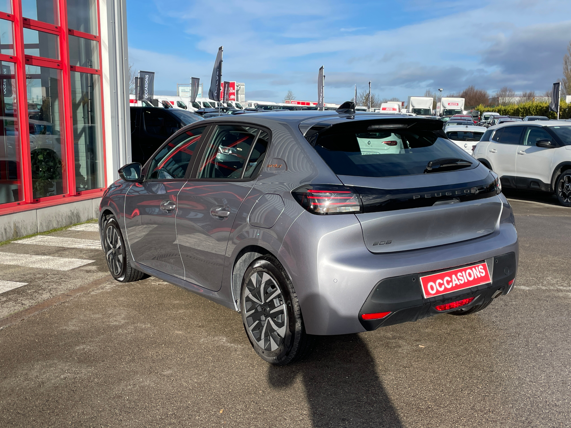 Photo 7 du véhicule PEUGEOT 208