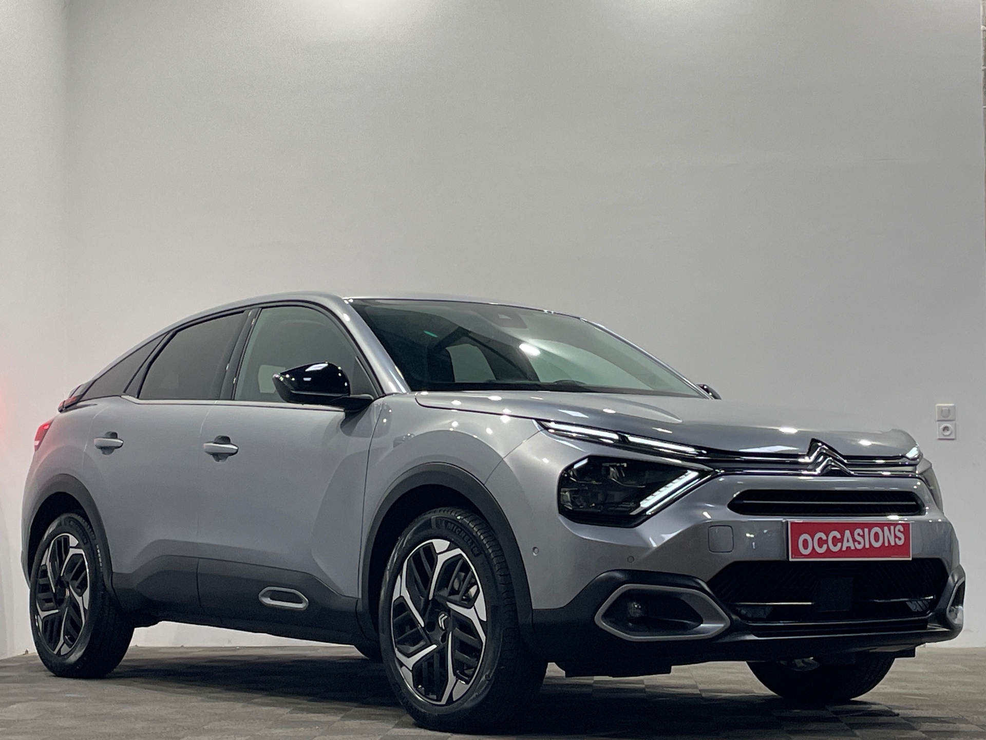 Photo 2 du véhicule CITROEN C4