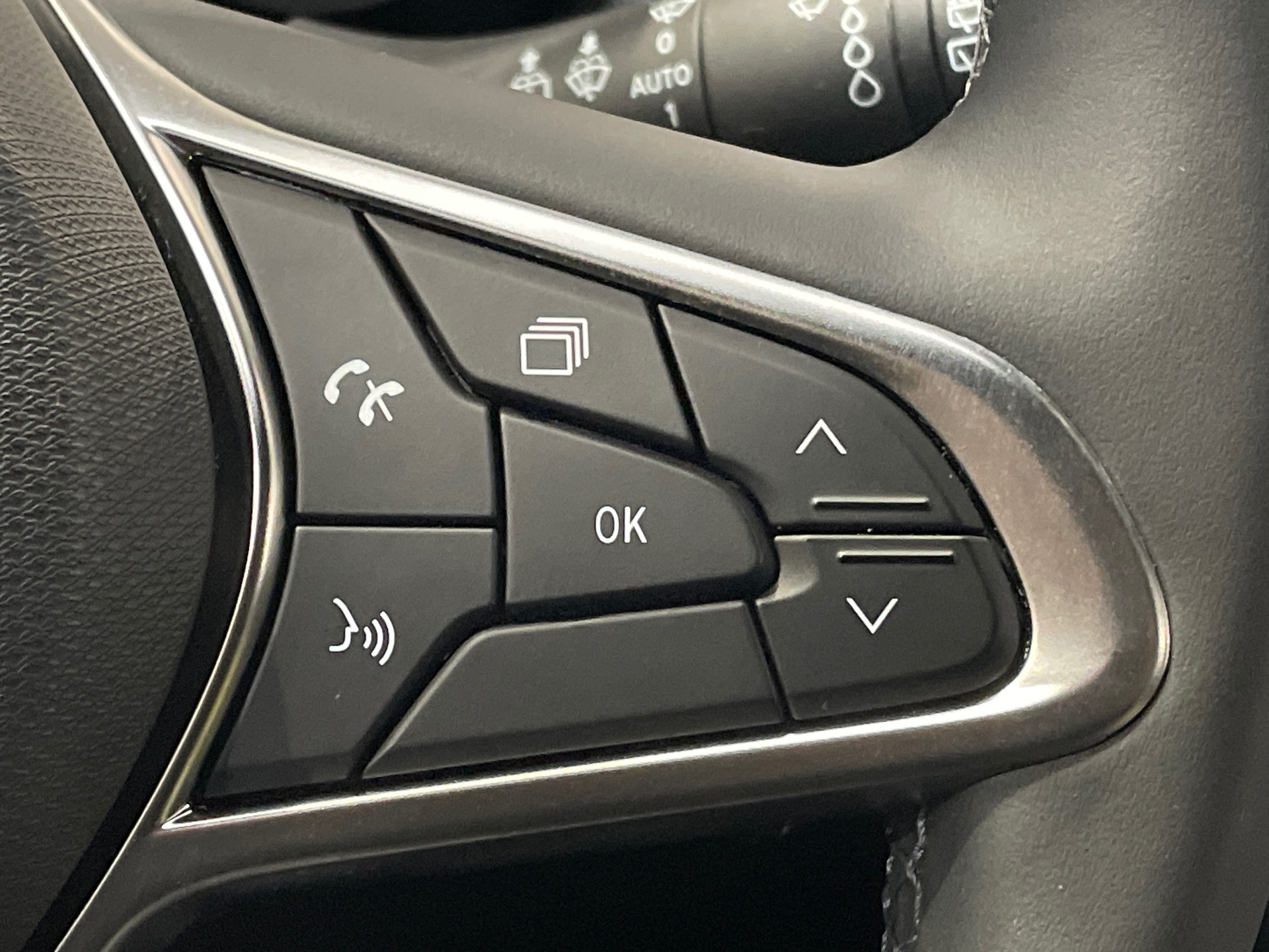 Photo 28 du véhicule RENAULT CLIO V