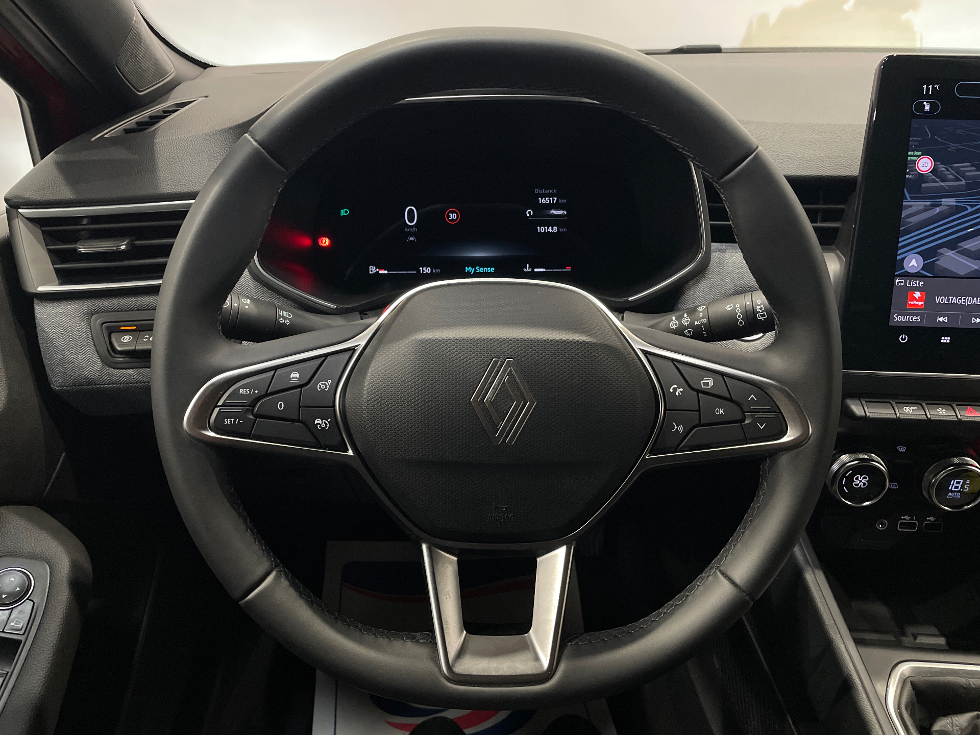 Photo 11 du véhicule RENAULT CLIO V