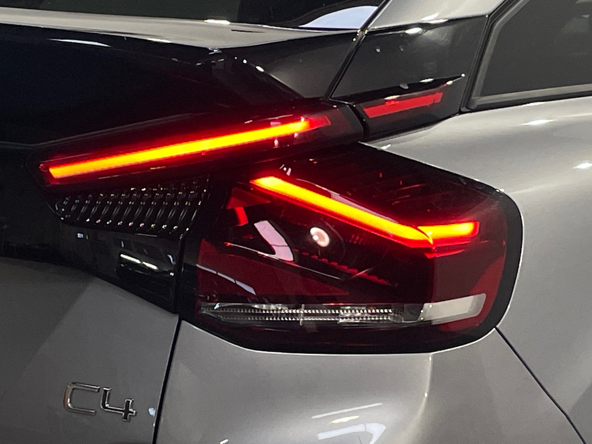 Photo 8 du véhicule CITROEN C4