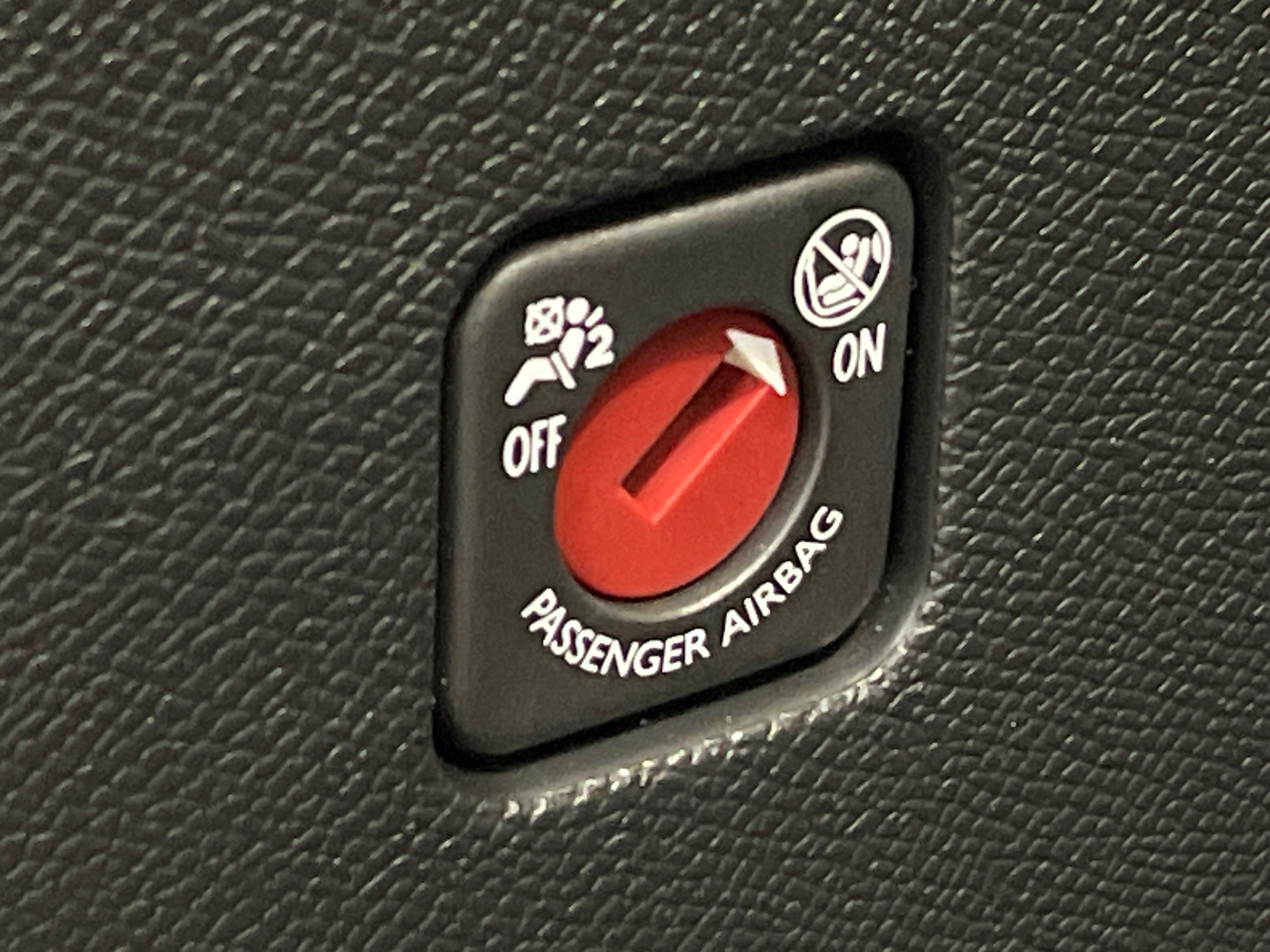 Photo 46 du véhicule CITROEN C4