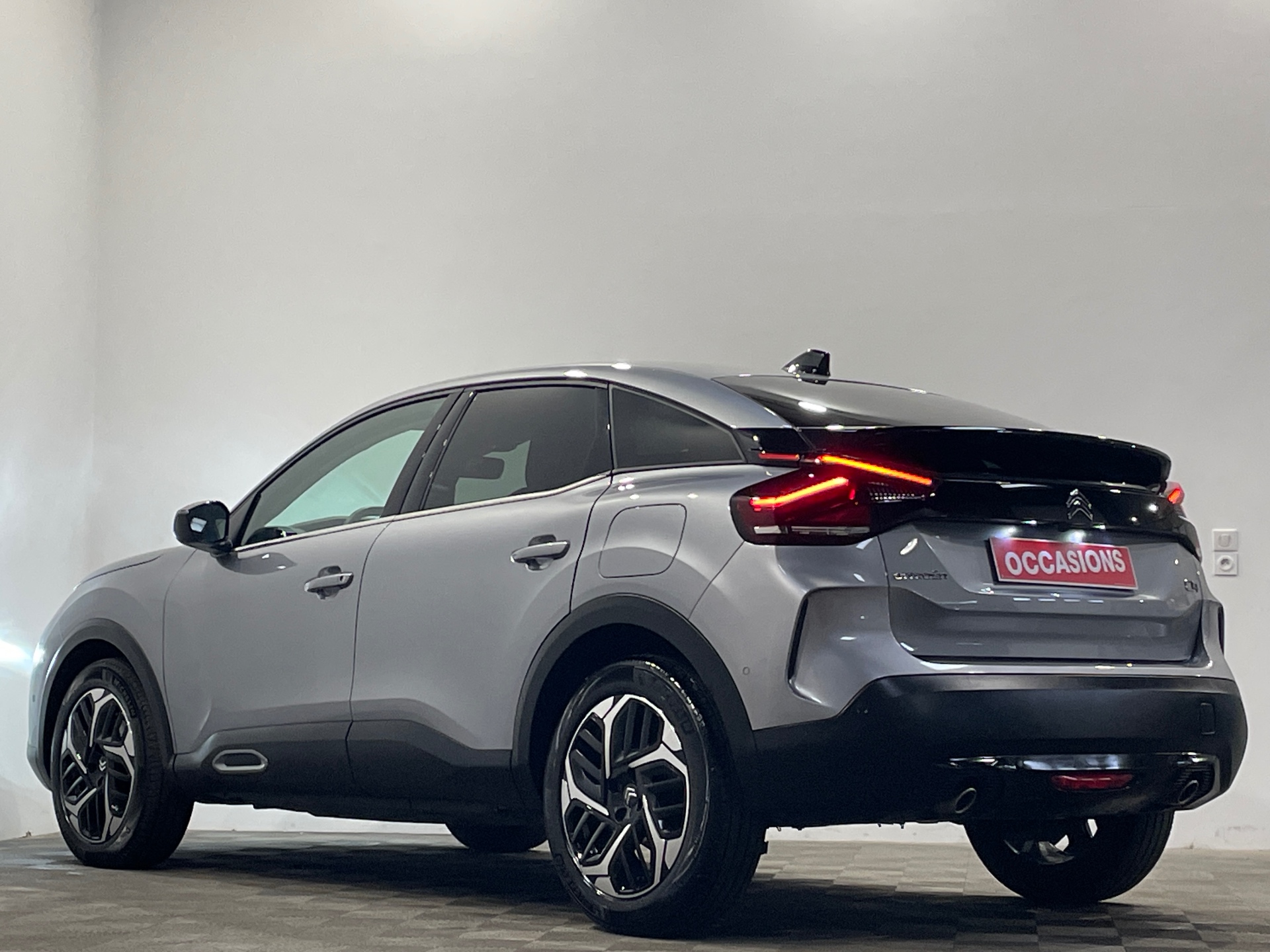 Photo 4 du véhicule CITROEN C4