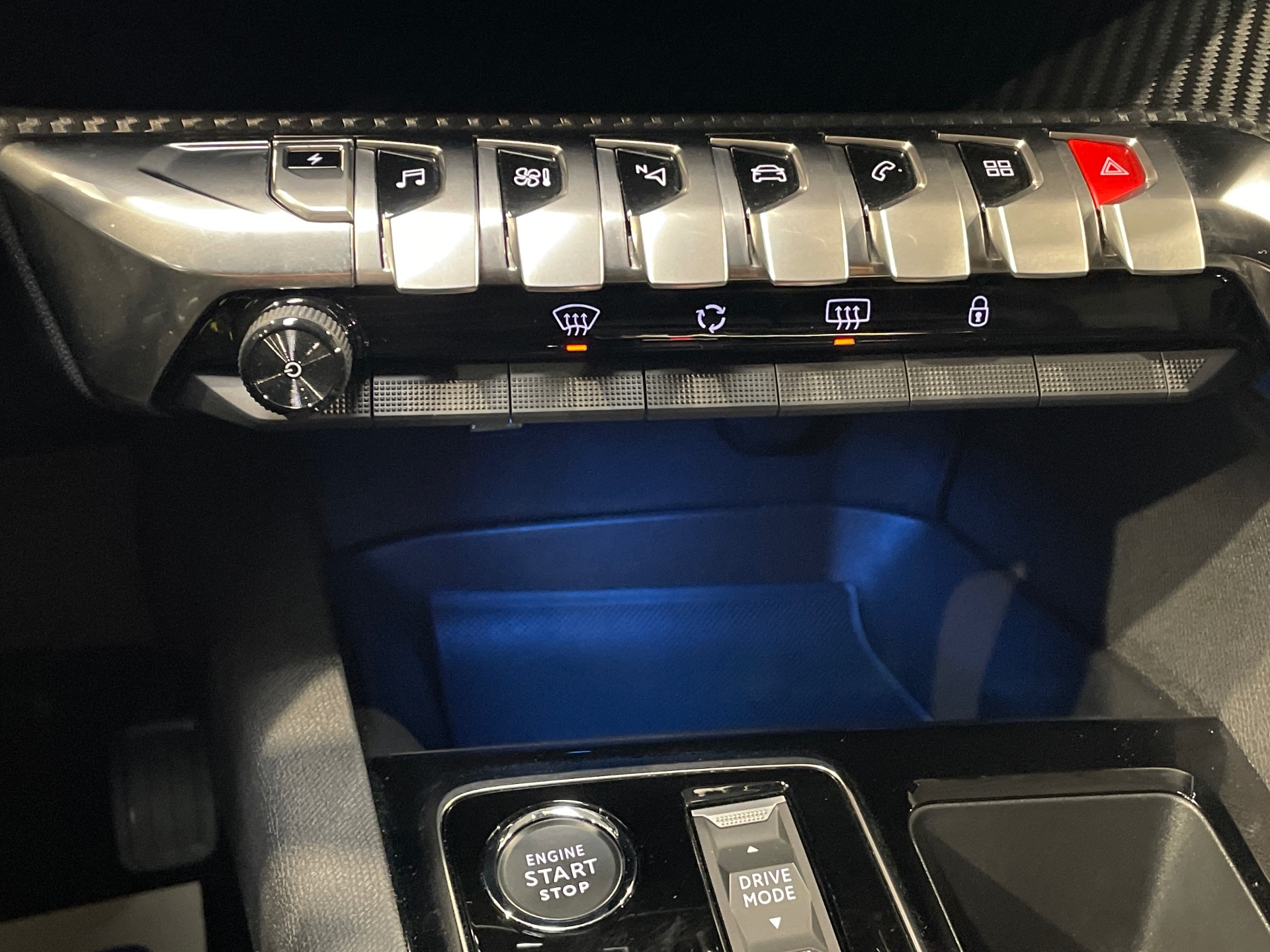 Photo 18 du véhicule PEUGEOT 3008