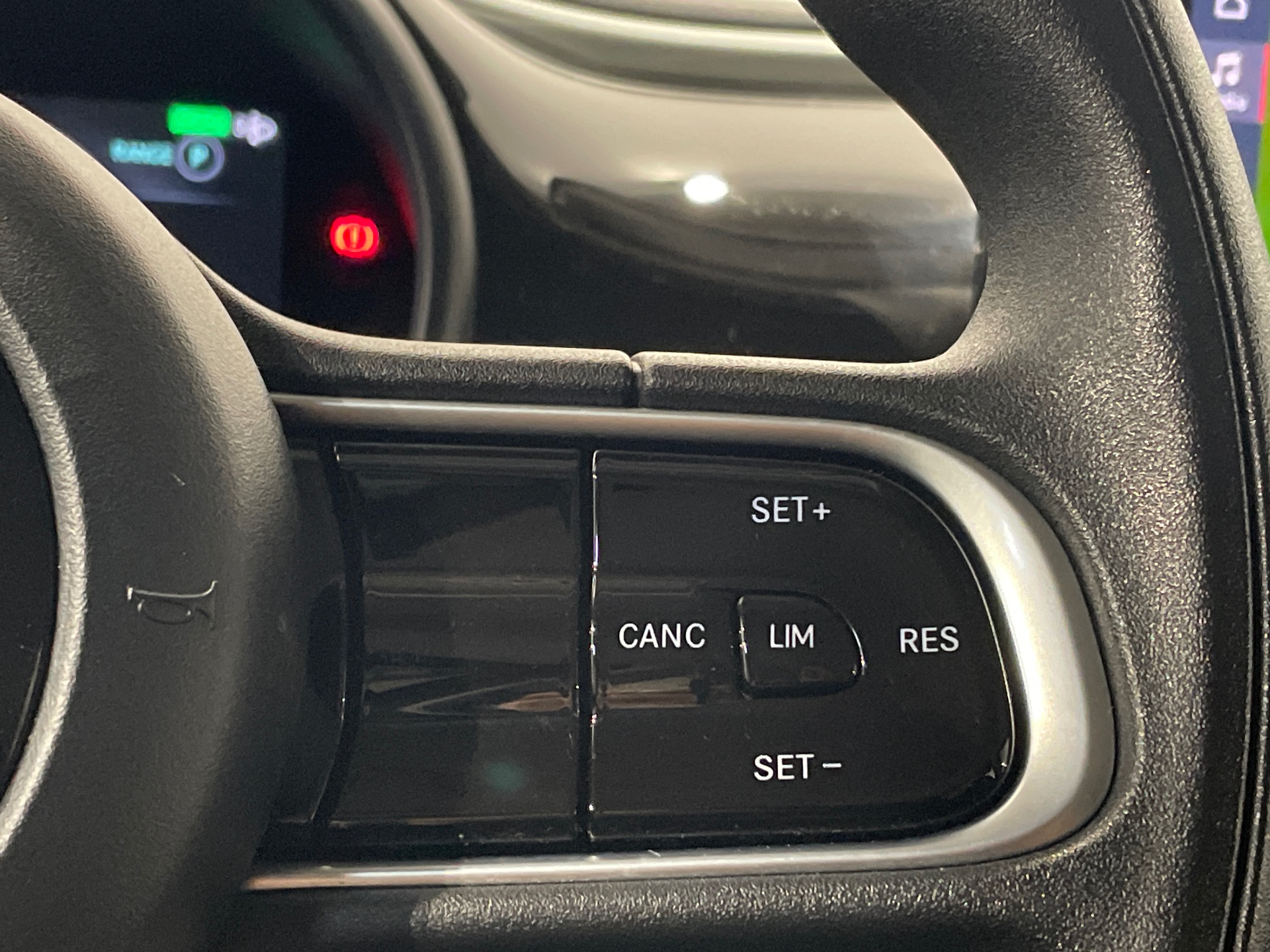 Photo 26 du véhicule FIAT 500e BERLINE