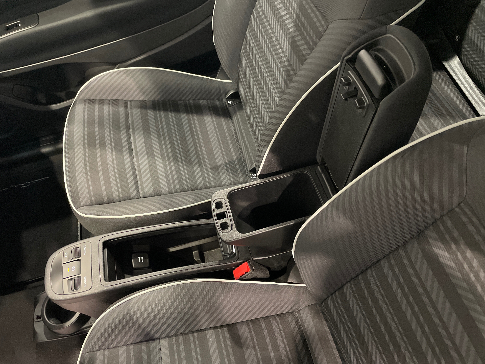 Photo 20 du véhicule FIAT 500e BERLINE