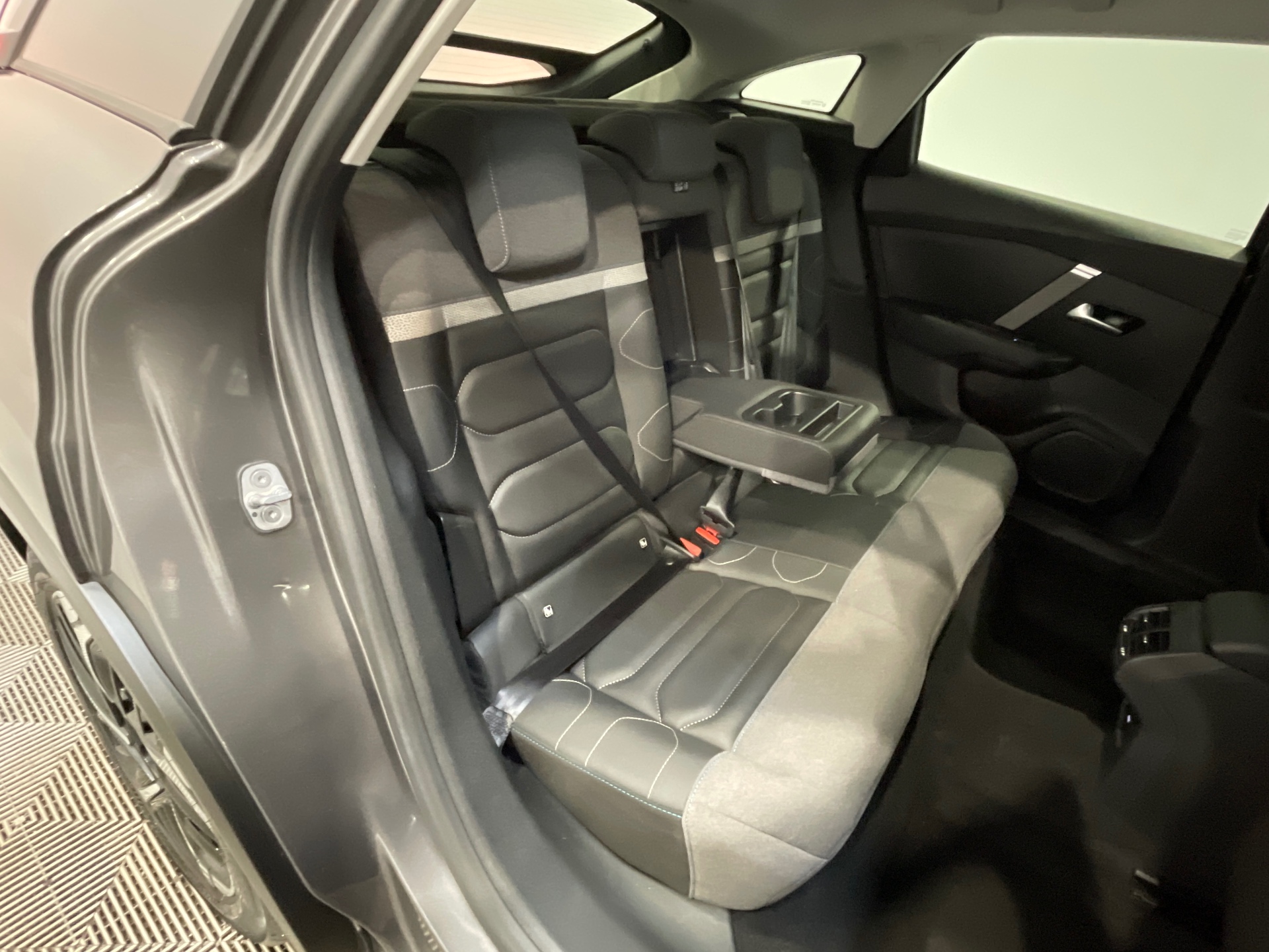 Photo 37 du véhicule CITROEN C4