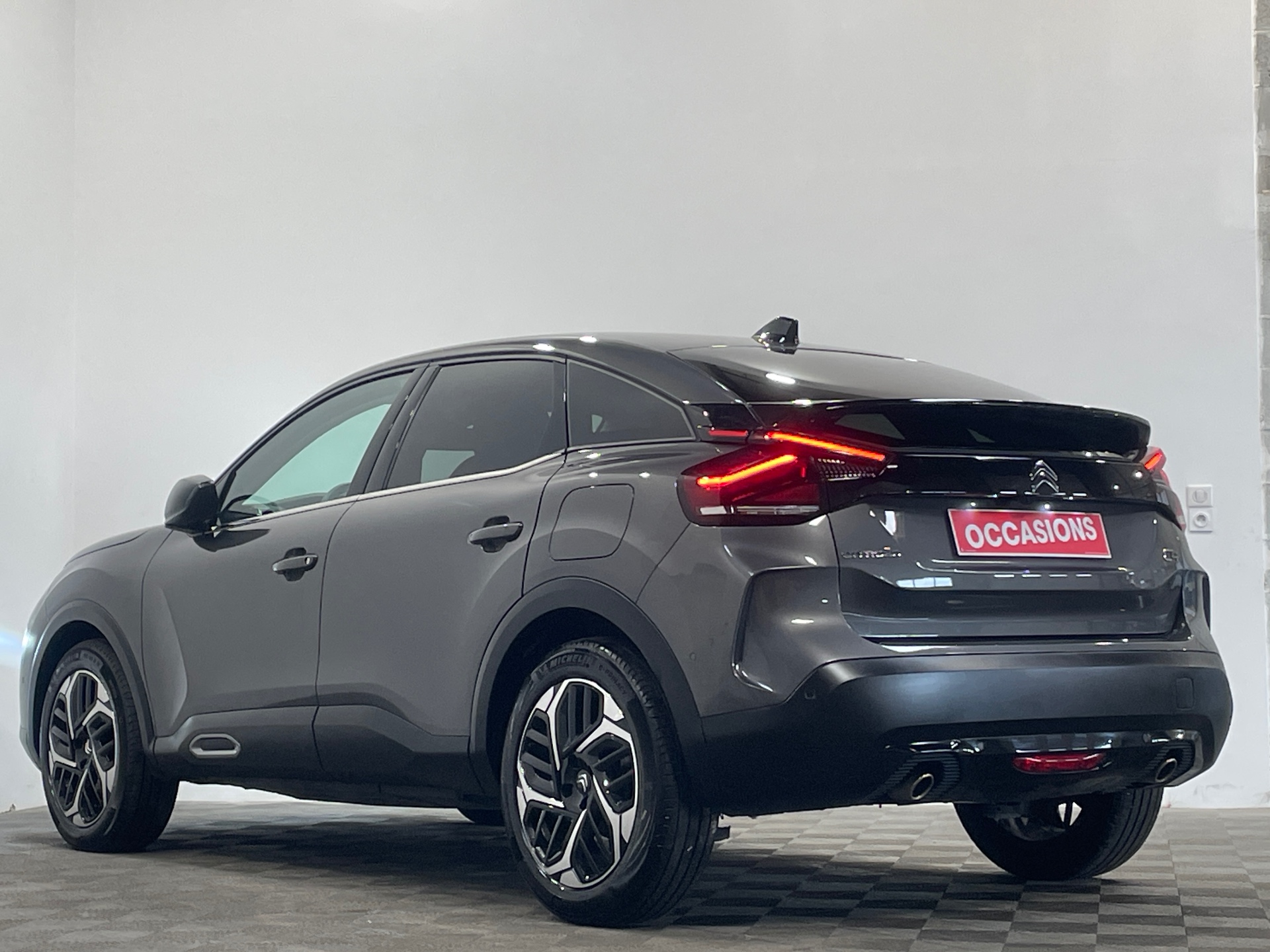 Photo 4 du véhicule CITROEN C4