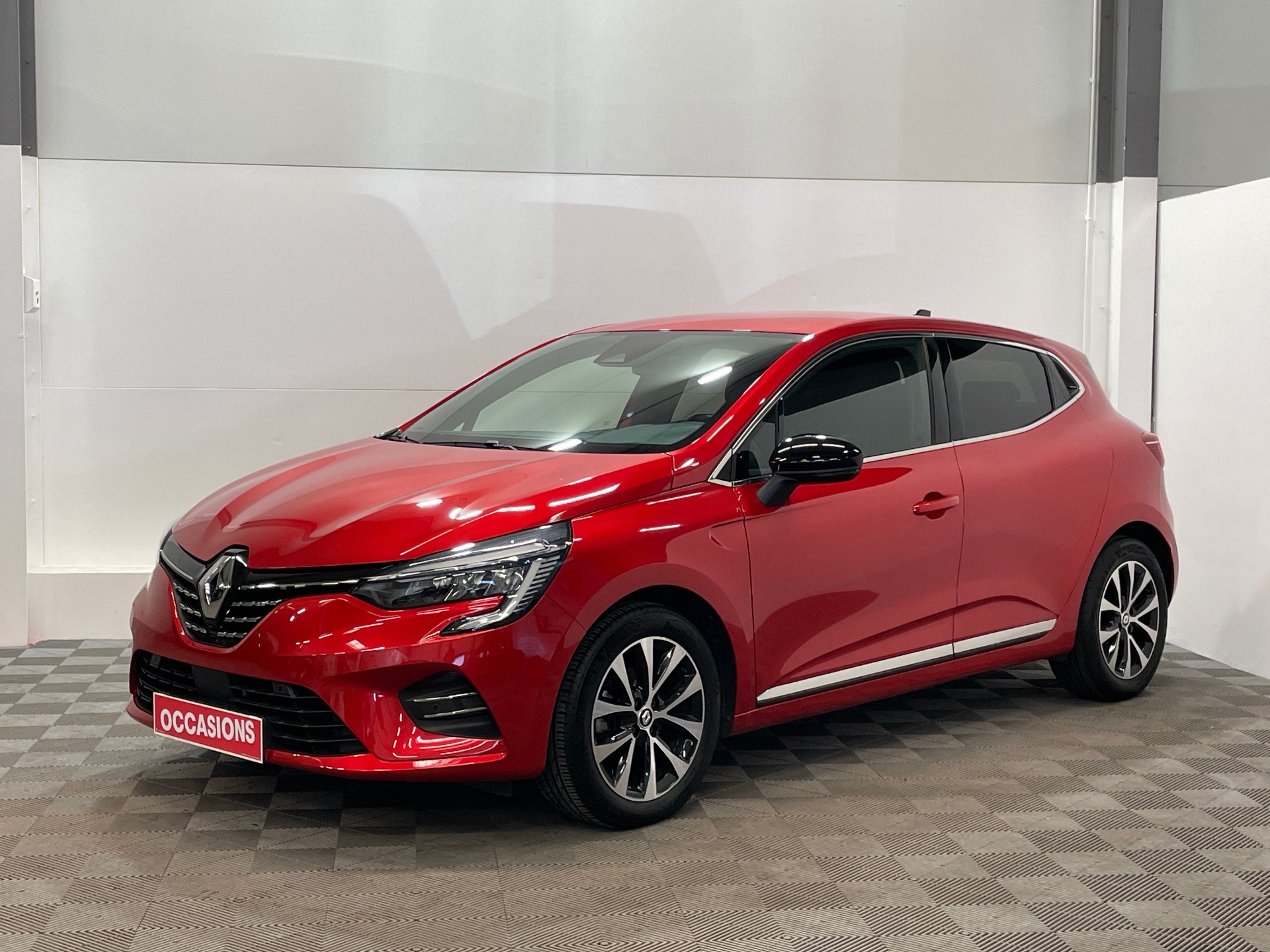 RENAULT CLIO V techno TCe 90 d'occasion