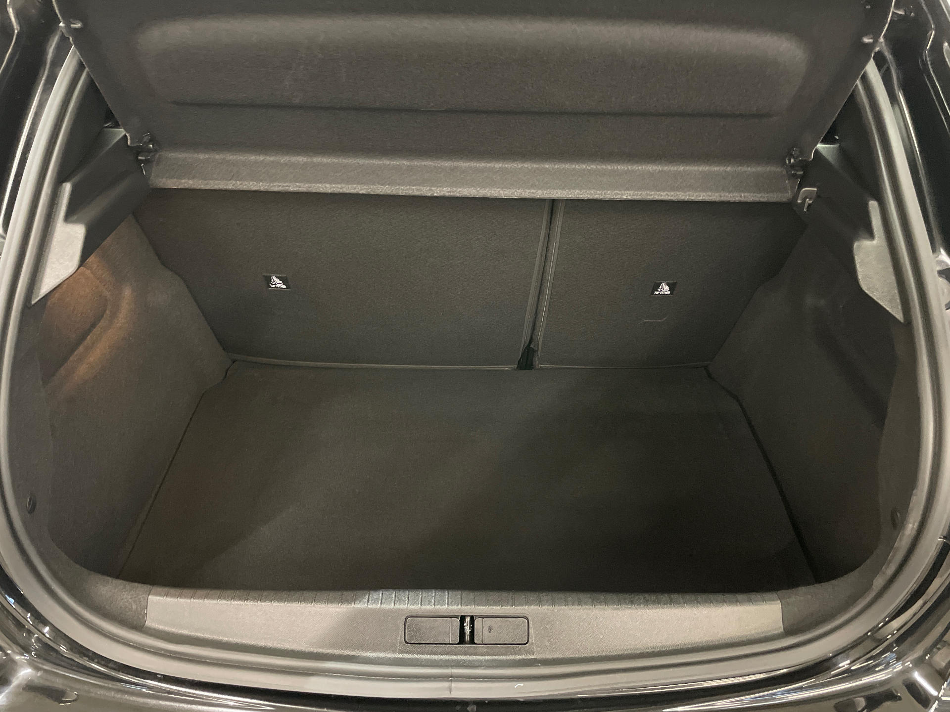 Photo 10 du véhicule PEUGEOT 208