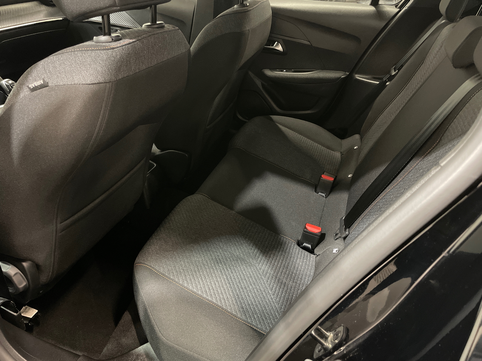 Photo 22 du véhicule PEUGEOT 208