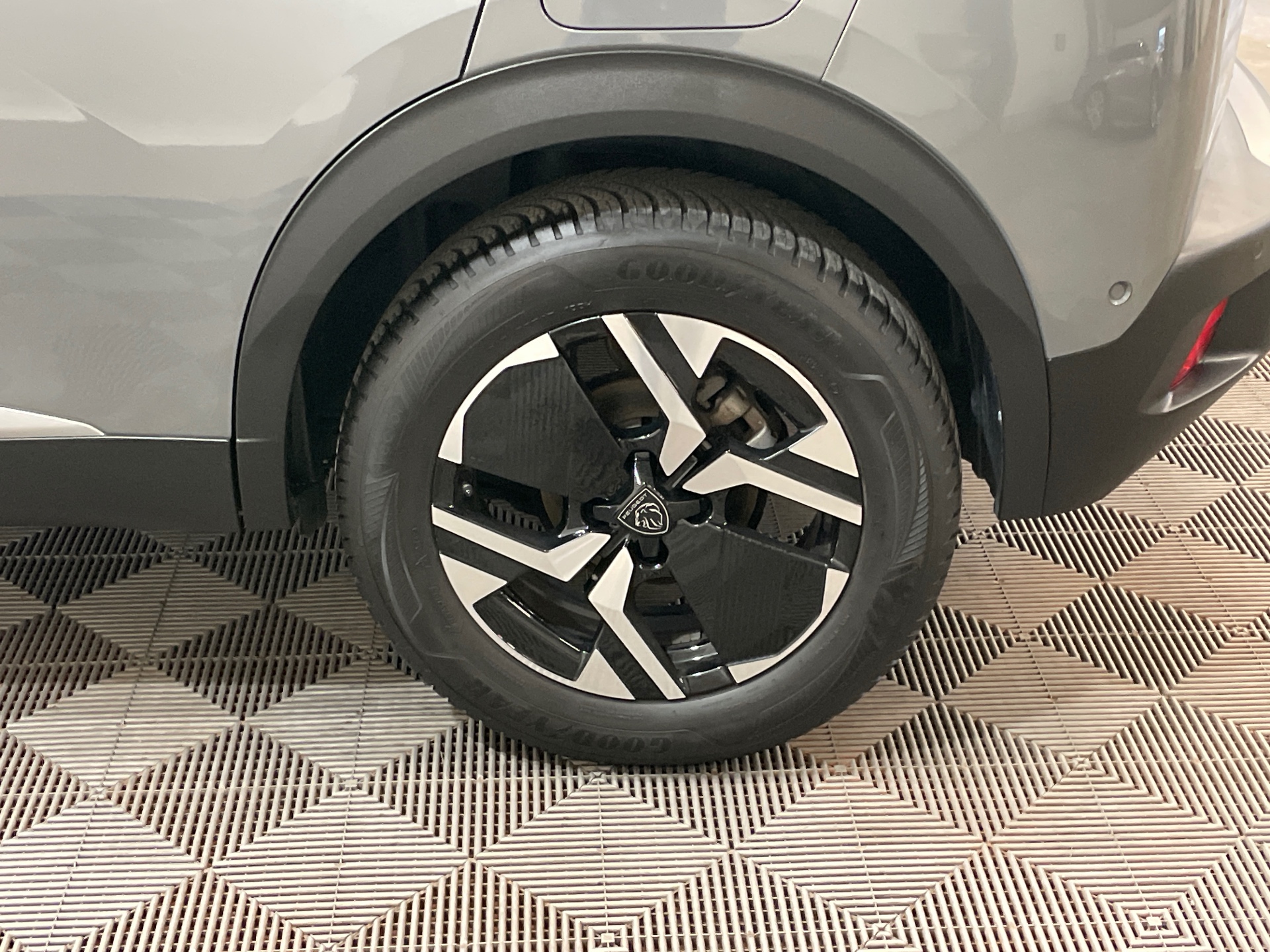 Photo 26 du véhicule PEUGEOT 2008