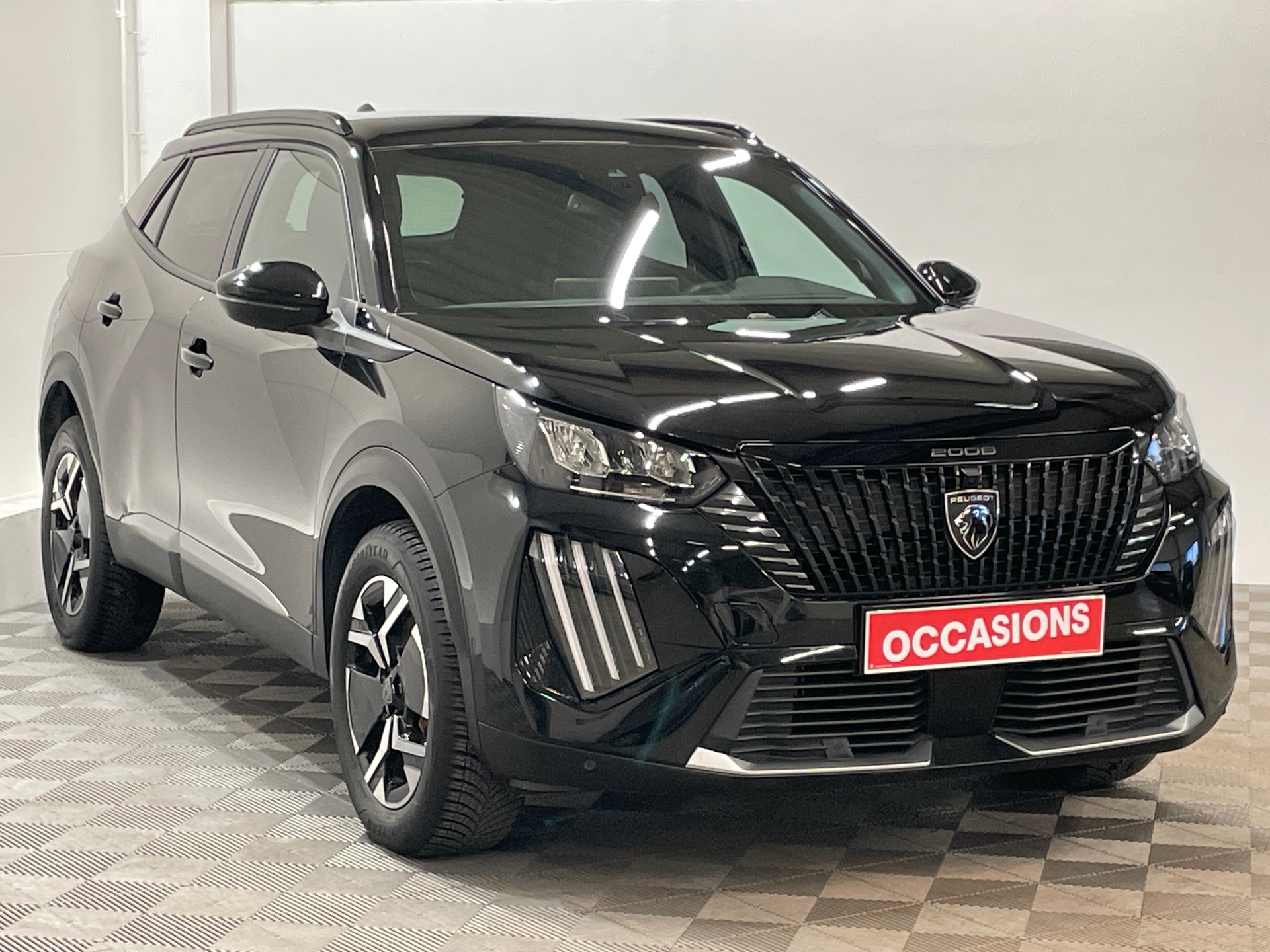 Photo 3 du véhicule PEUGEOT 2008