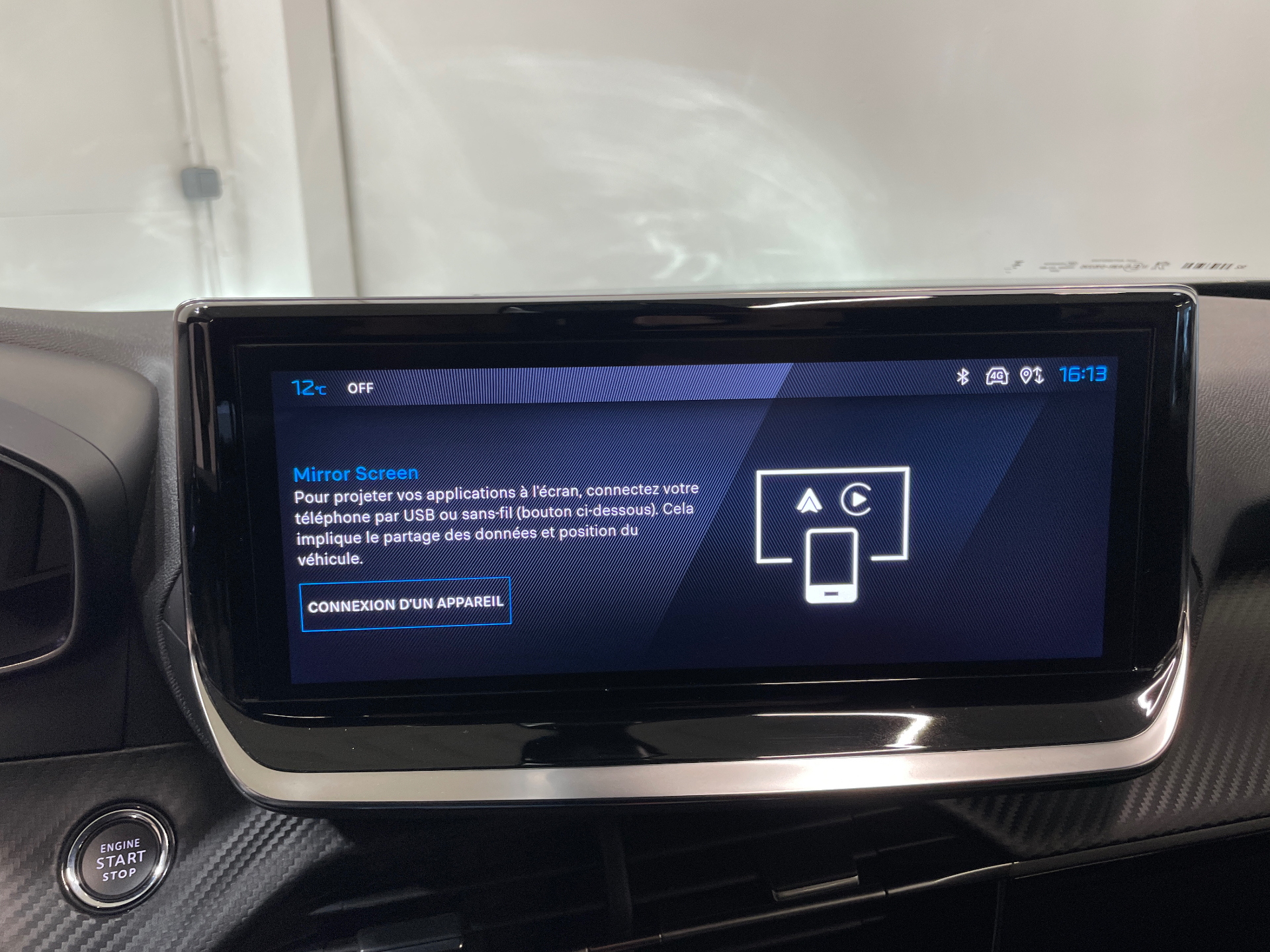 Photo 16 du véhicule PEUGEOT 2008