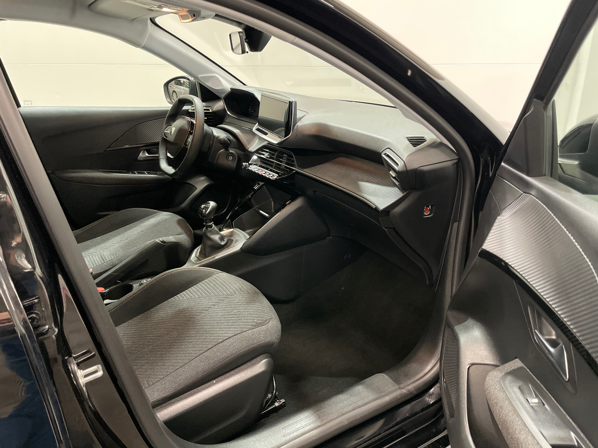 Photo 7 du véhicule PEUGEOT 208